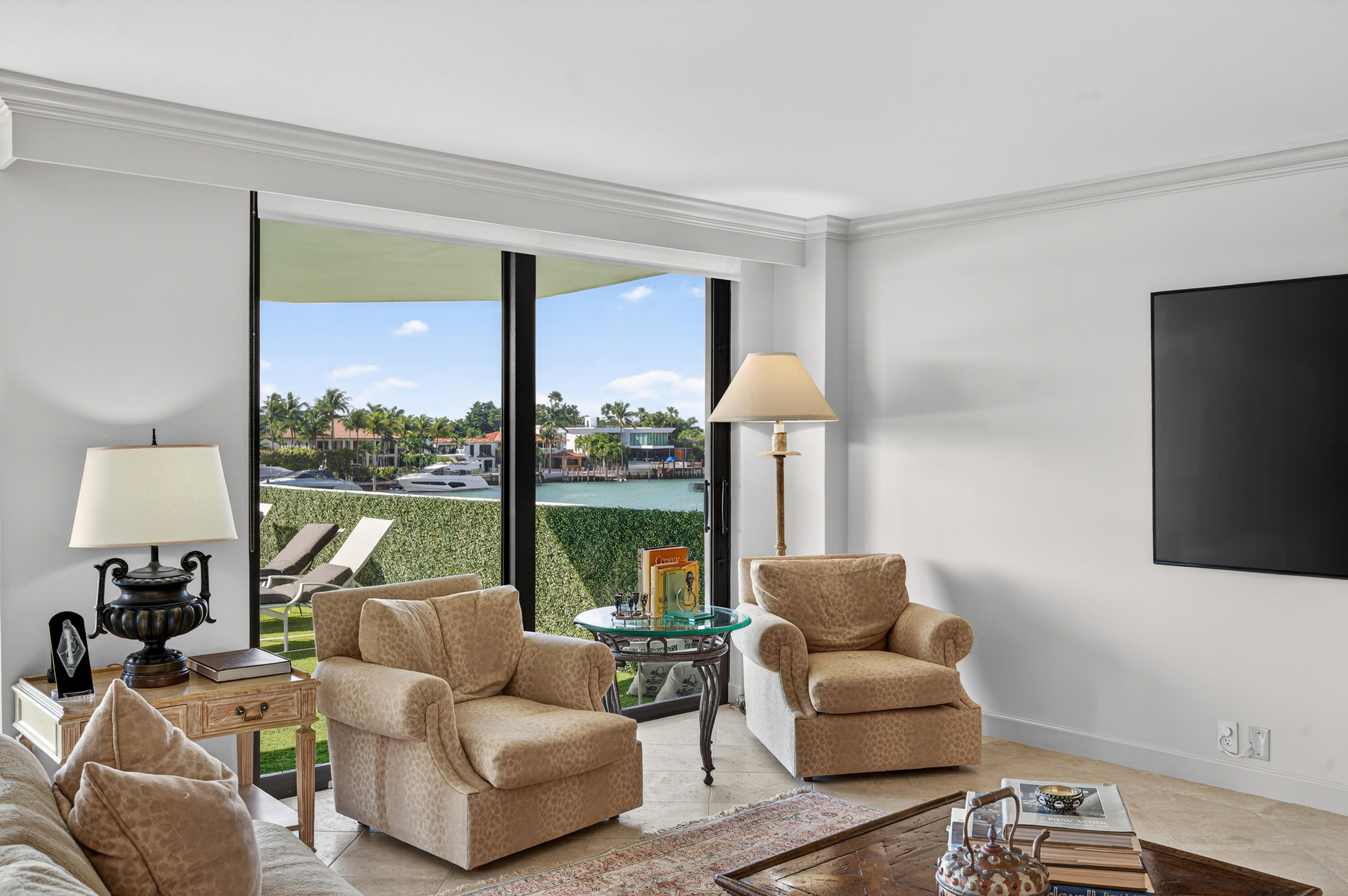 5500 Collins Avenue 302 Property Photo 16