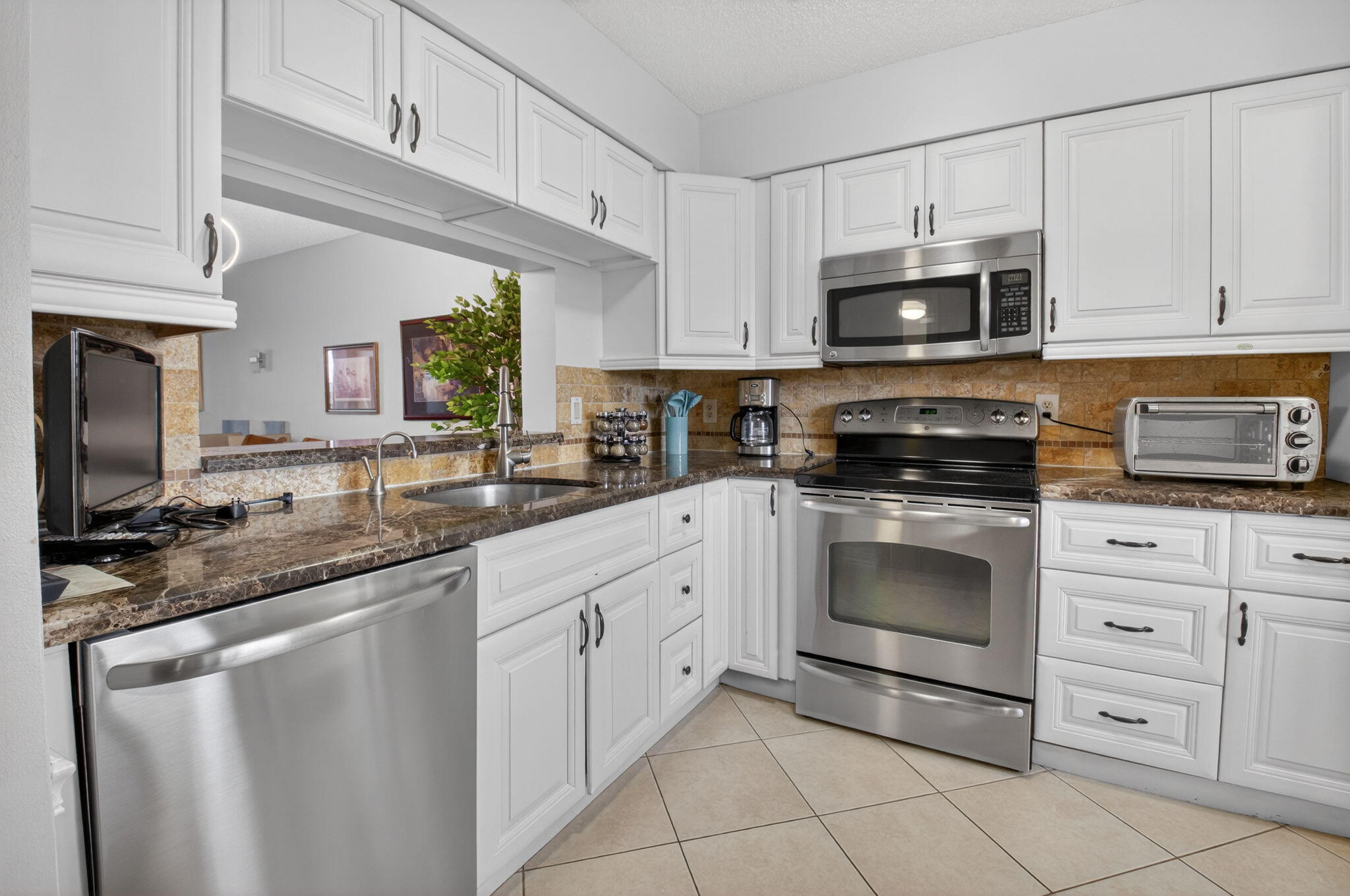 6866 Huntington Lane 607 Property Photo 12