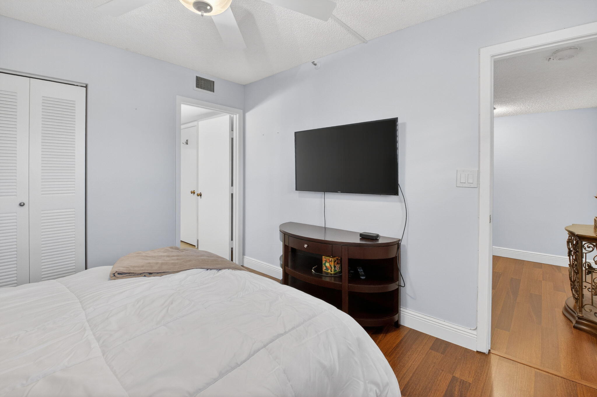 6866 Huntington Lane 607 Property Photo 17
