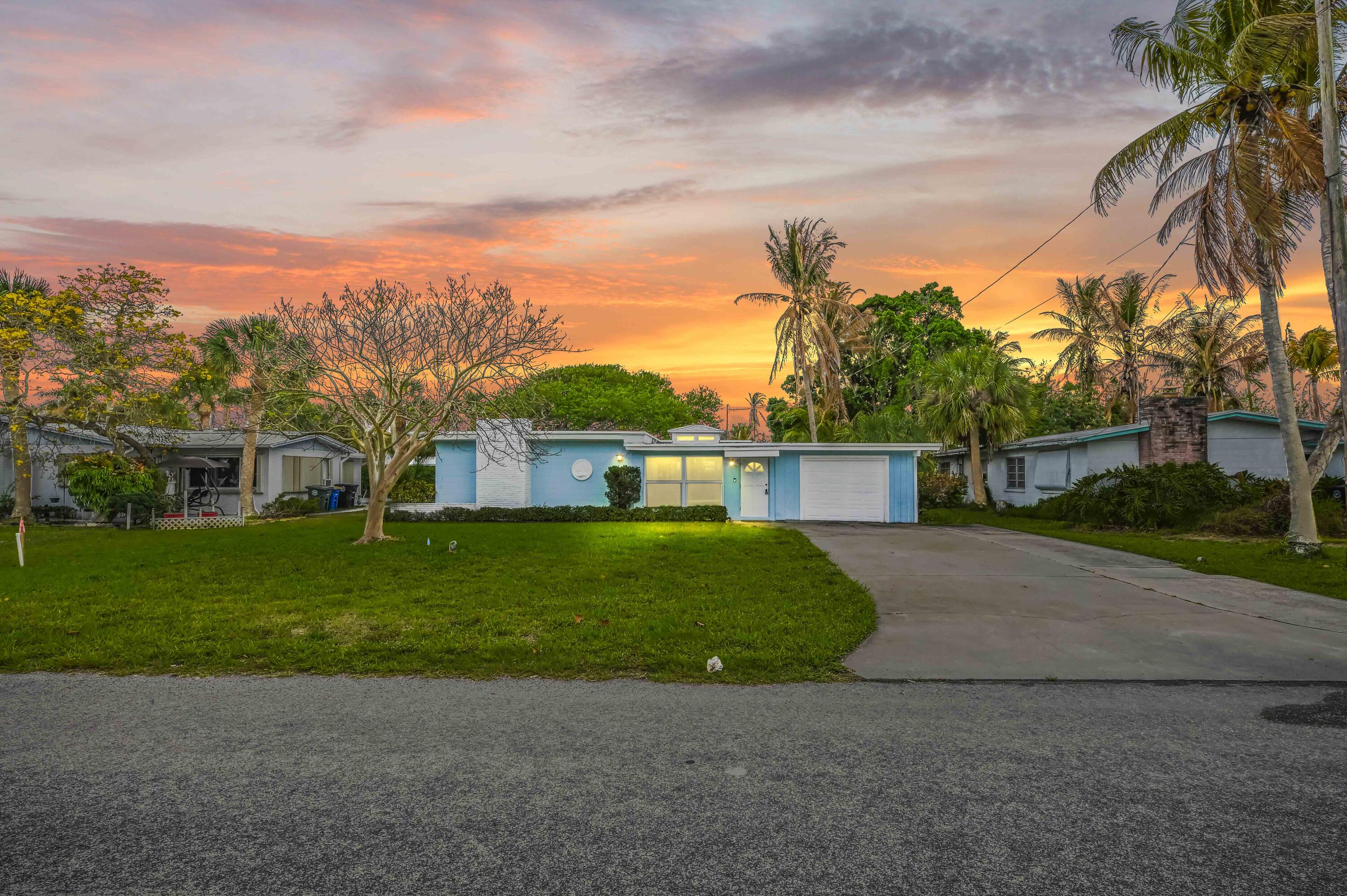 1919 Mimosa Avenue