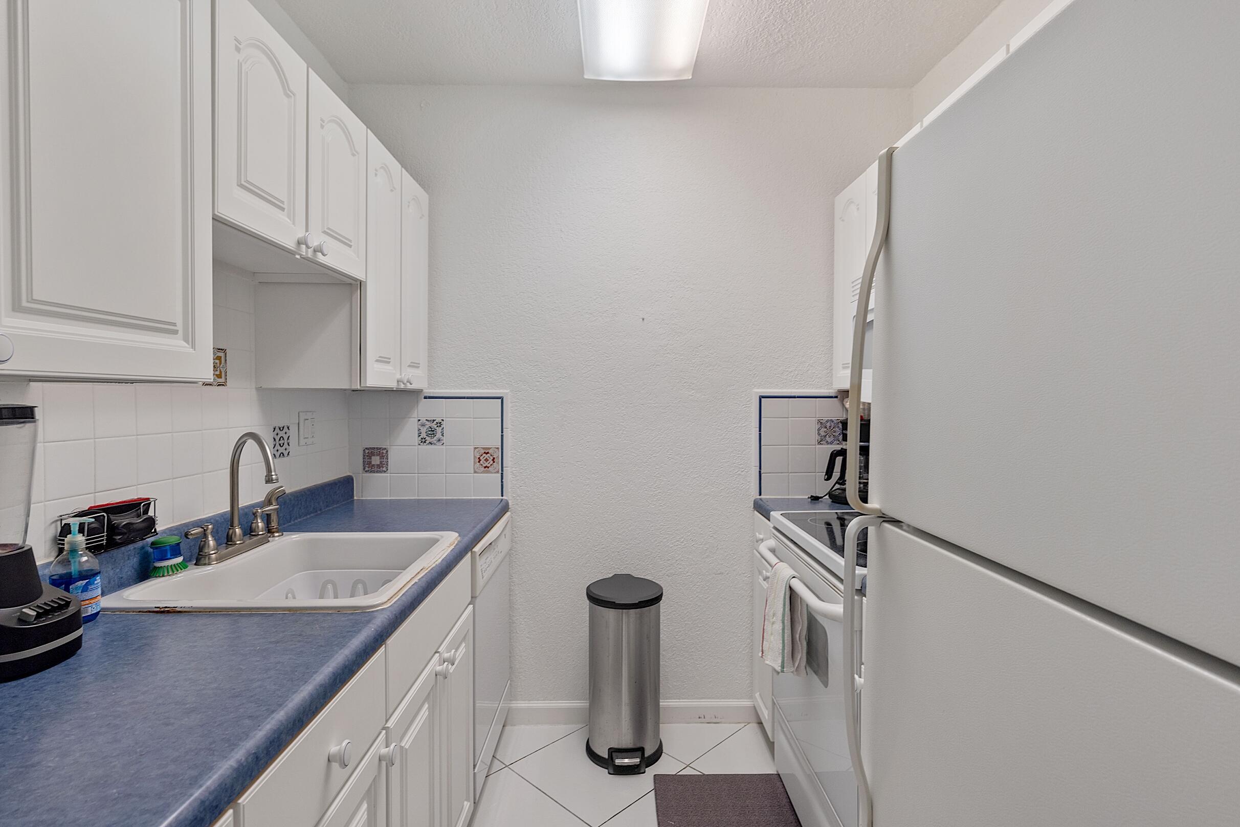 2565 S Ocean Boulevard 208 Property Photo 8