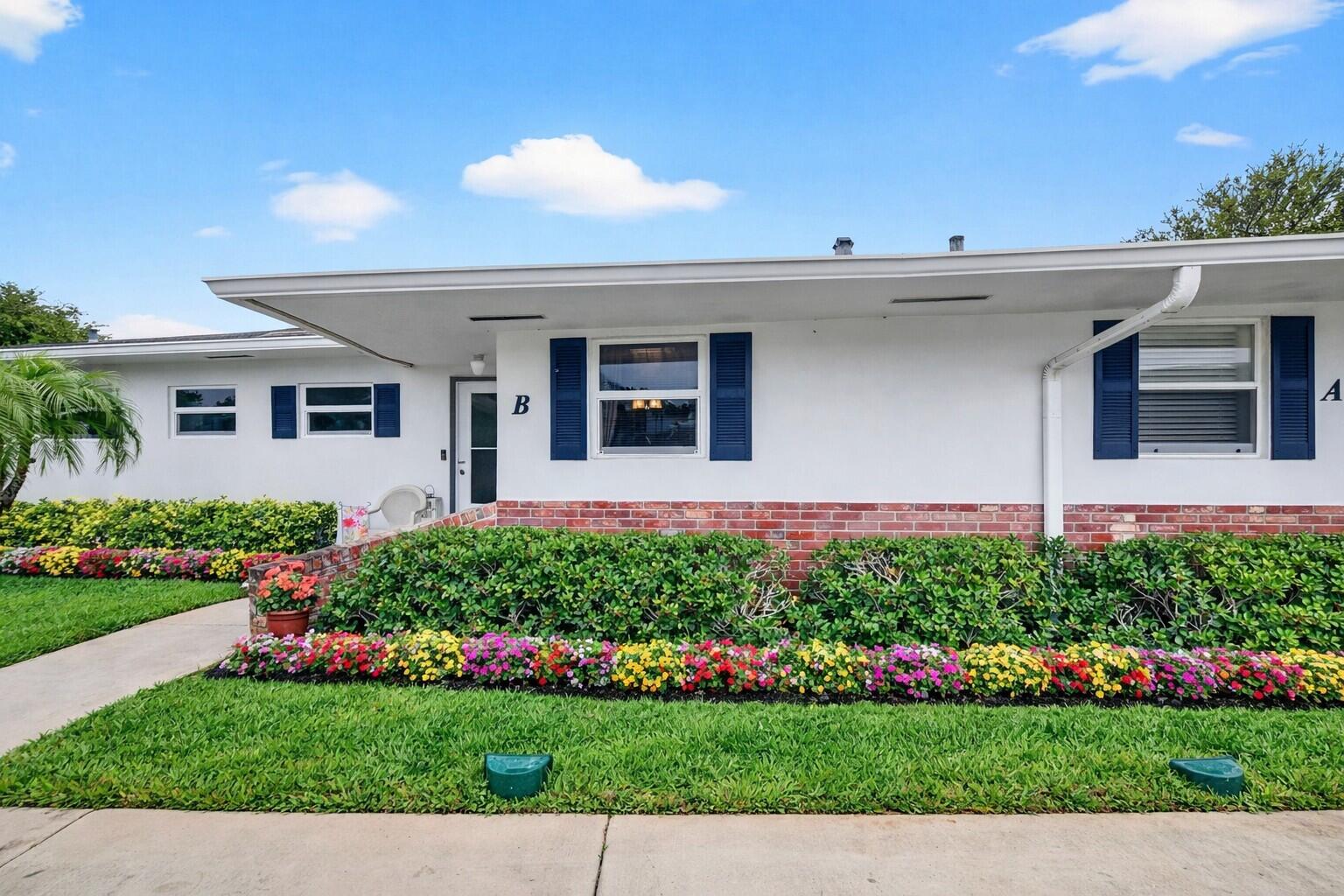 2758 Emory Drive E B Property Photo 4