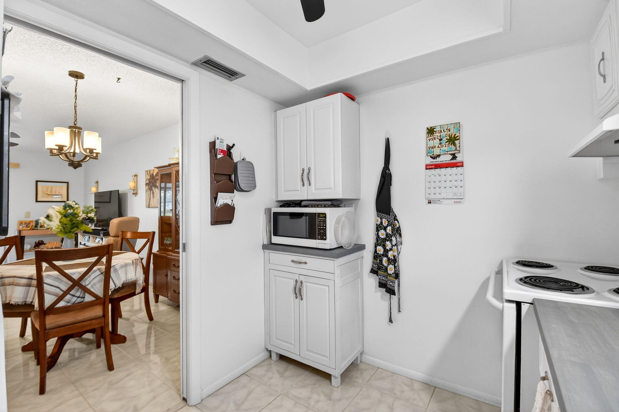 2758 Emory Drive E B Property Photo 10
