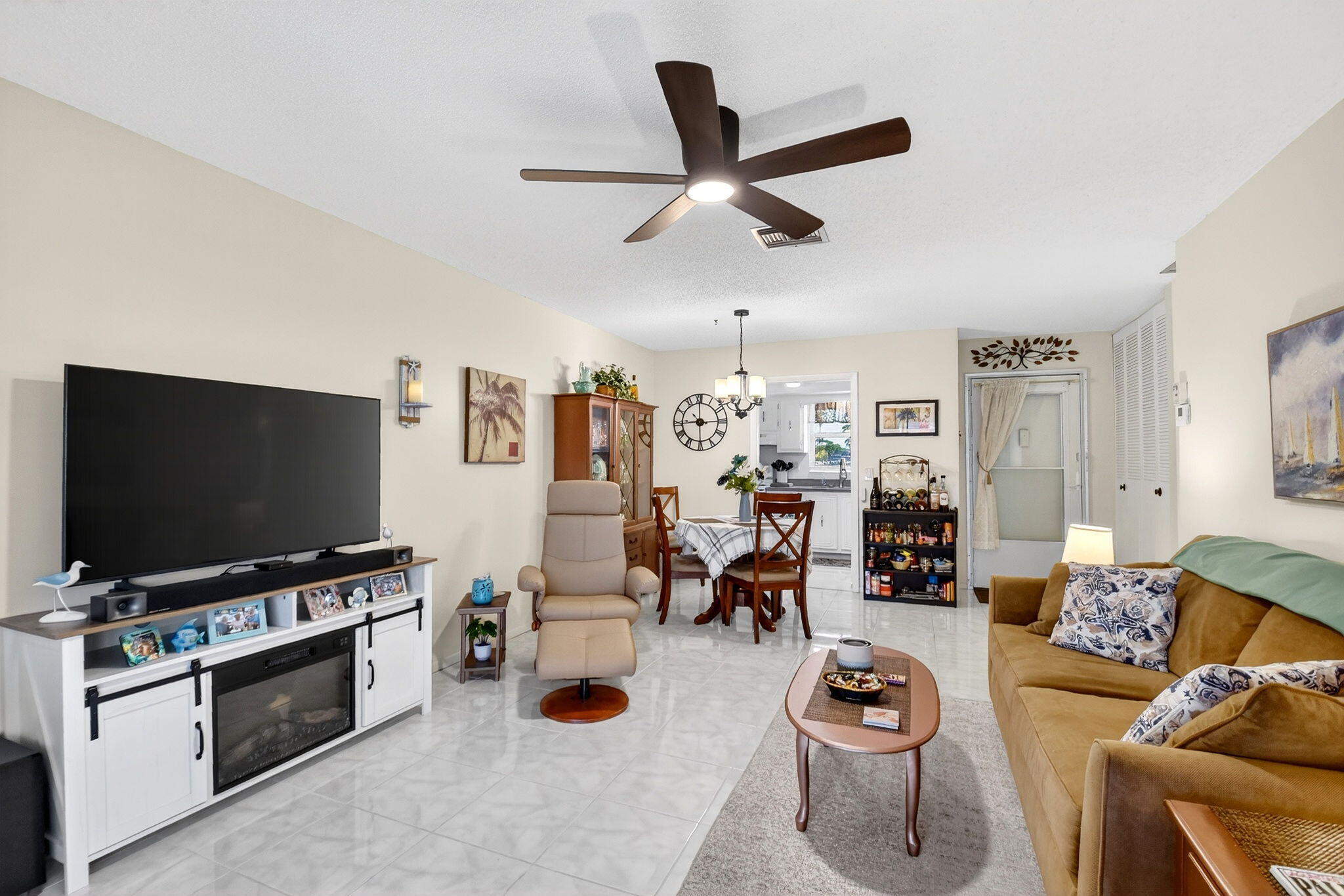 2758 Emory Drive E B Property Photo 18