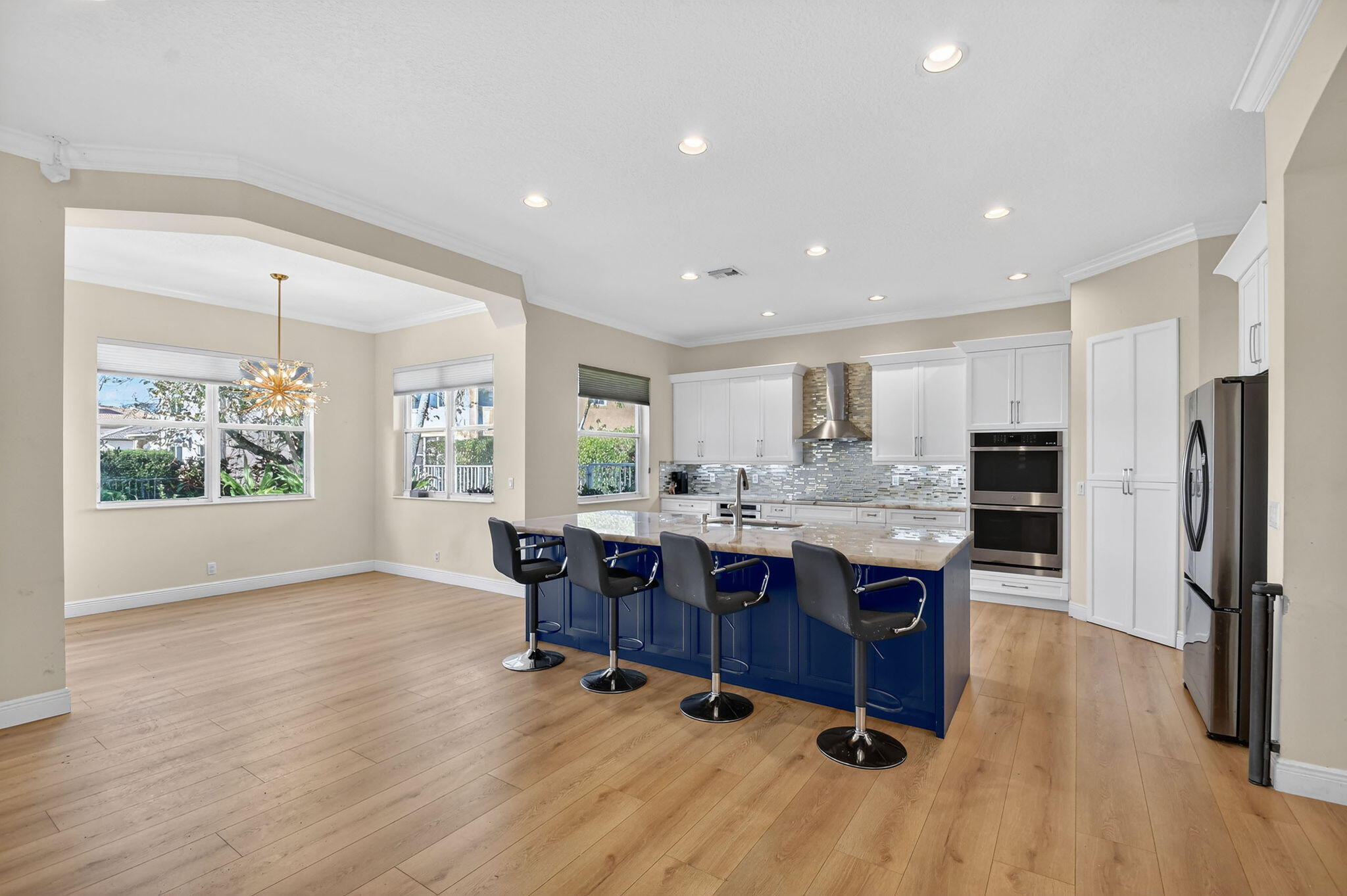 9599 Campi Drive Property Photo 11