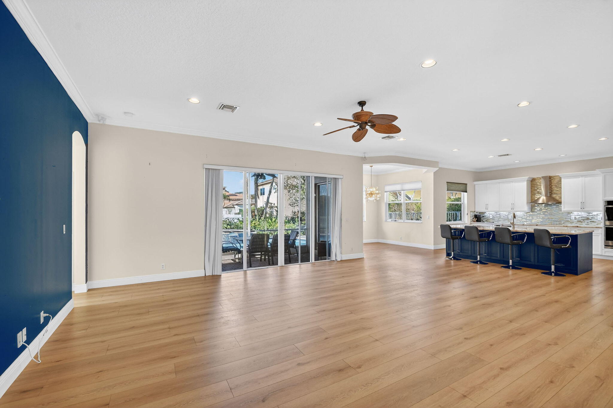 9599 Campi Drive Property Photo 12
