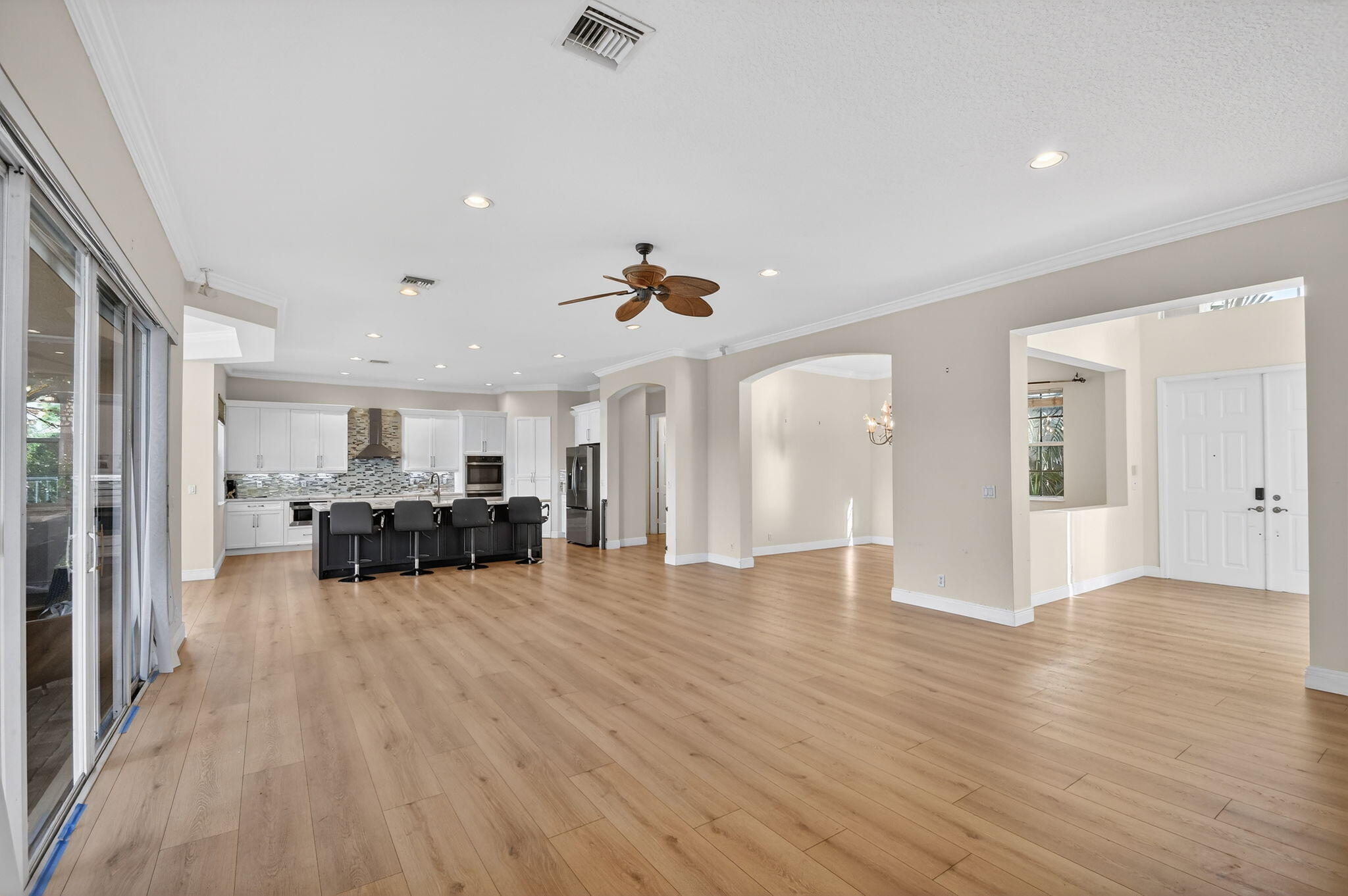 9599 Campi Drive Property Photo 14