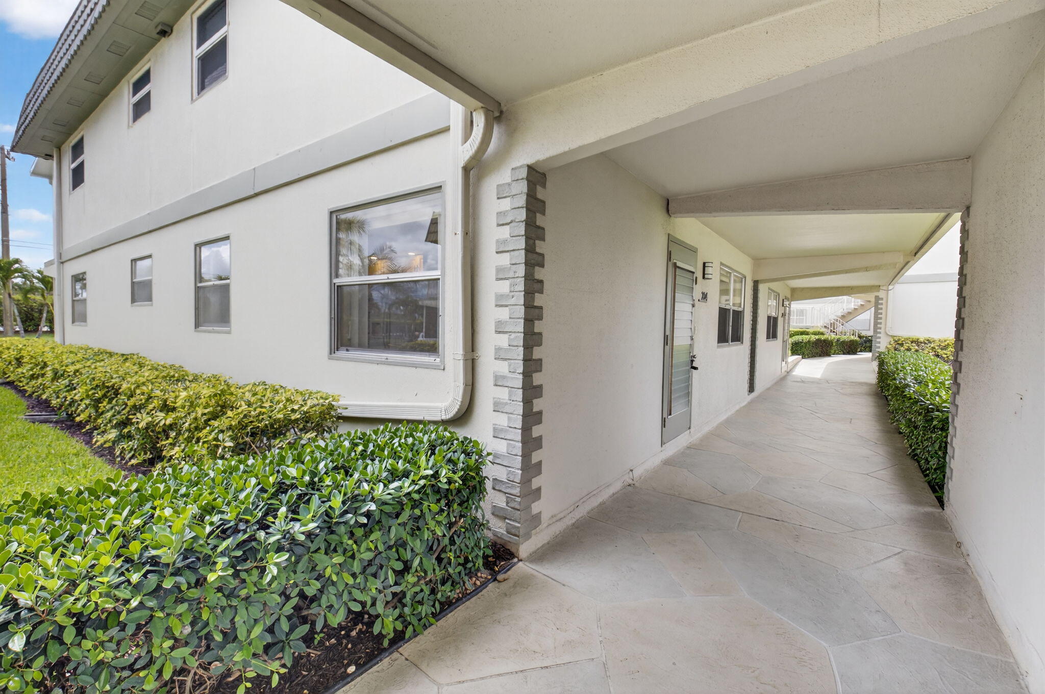 204 Flanders E Property Photo 1