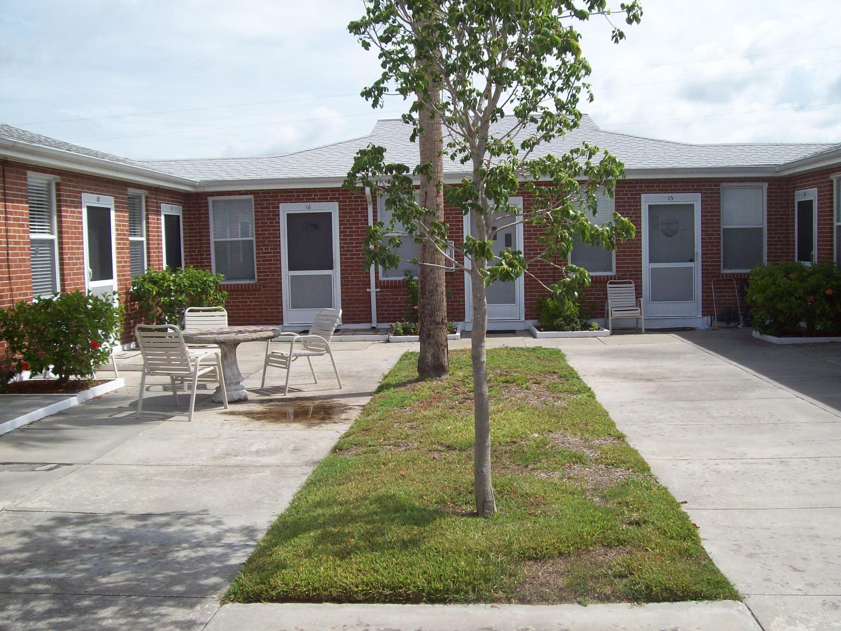 908 Villas Drive 18 Property Photo 21