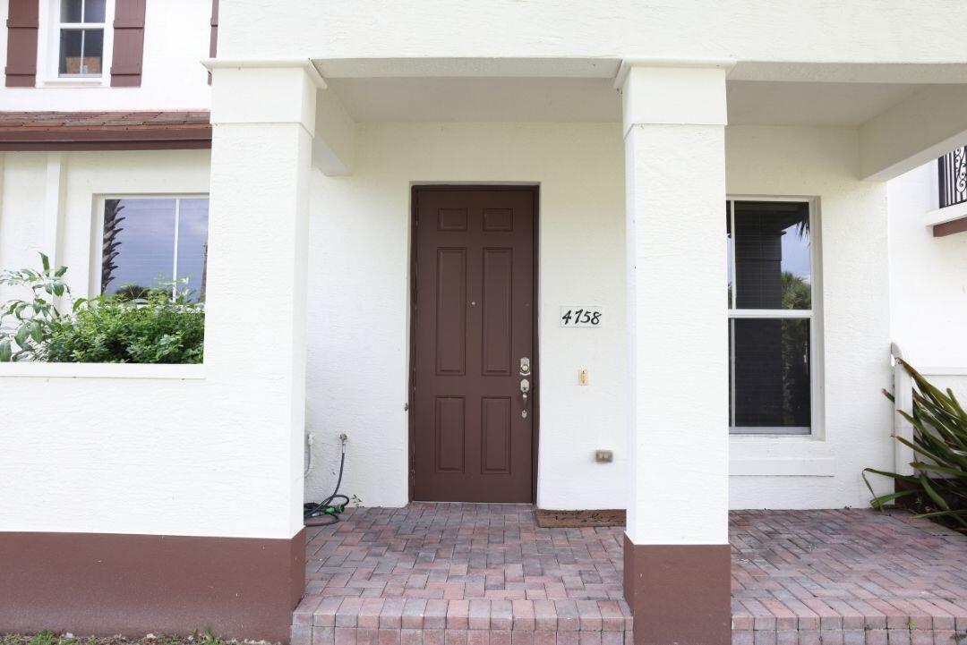 4758 Sierra Lane Property Photo 2