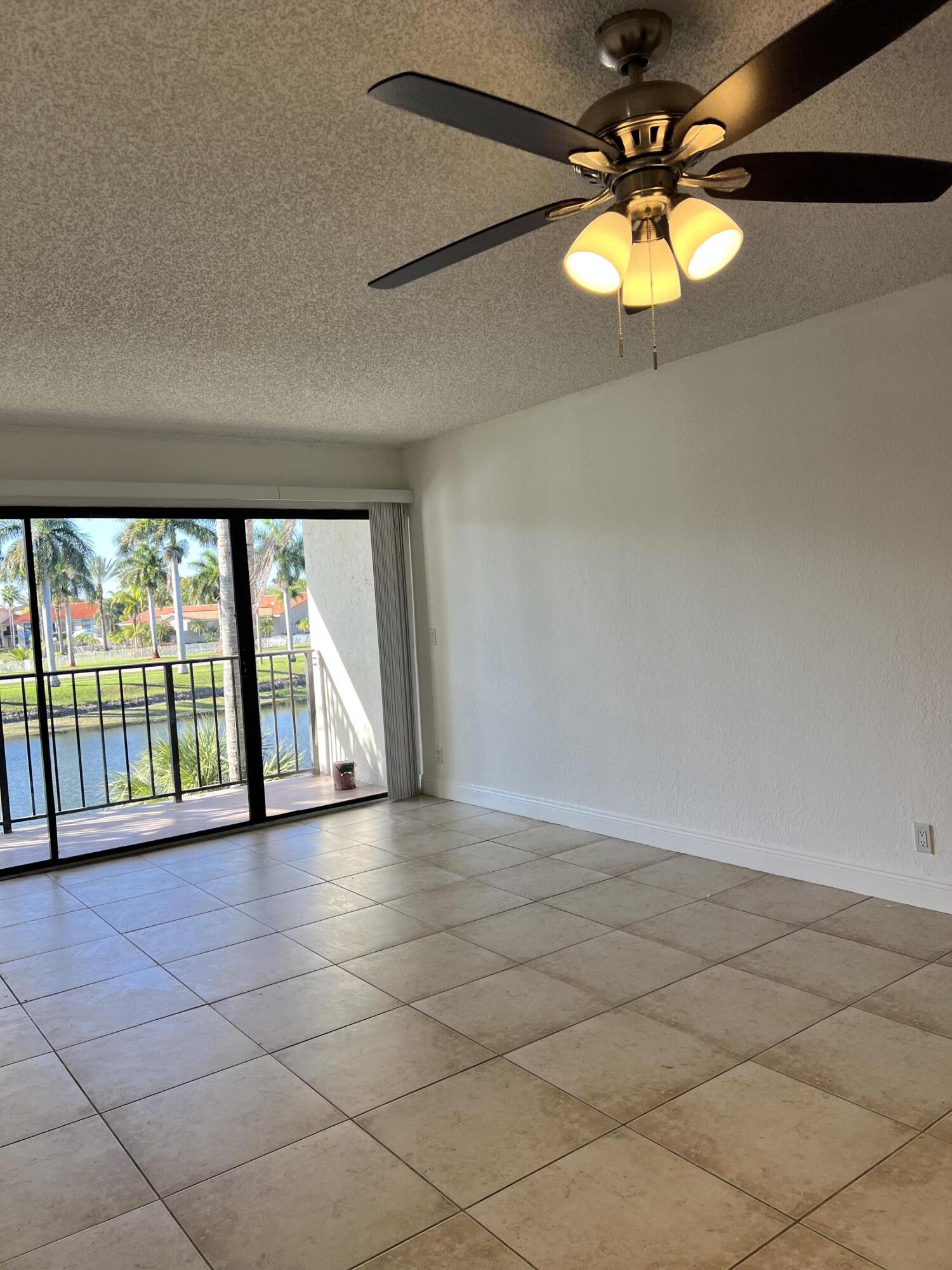 1523 Lake Crystal Drive F Property Photo 7