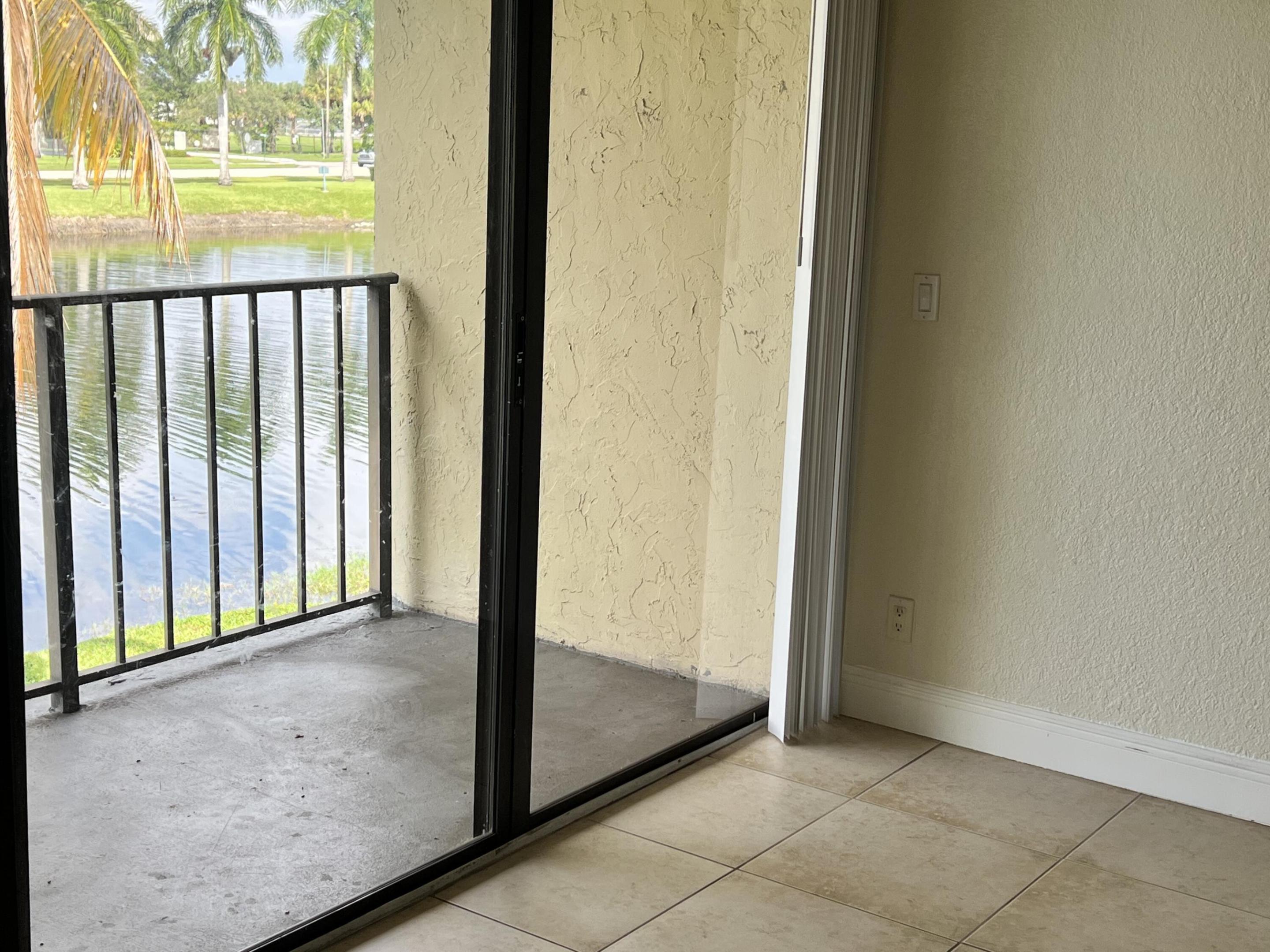 1523 Lake Crystal Drive F Property Photo 8