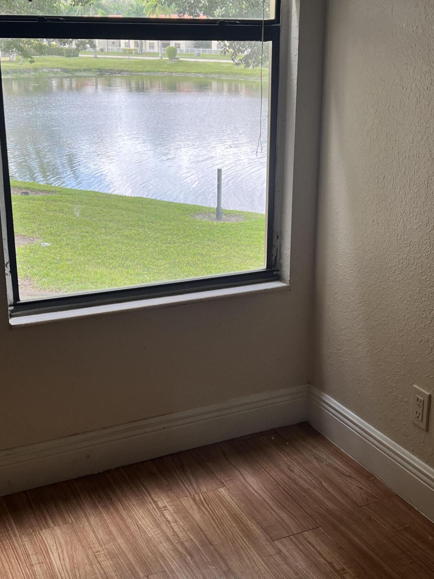 1523 Lake Crystal Drive F Property Photo 15