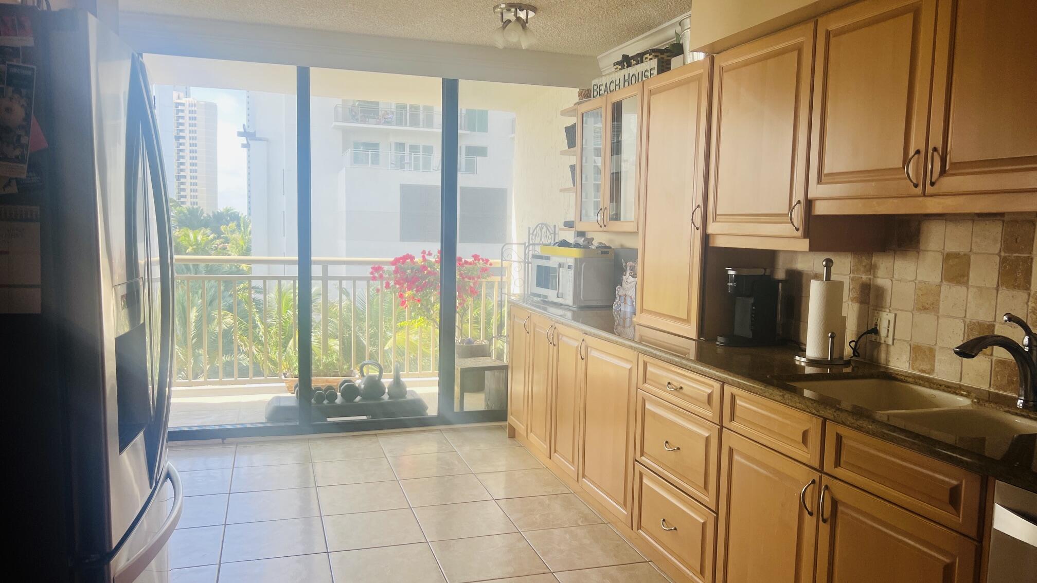 3400 N Ocean Drive 602 Property Photo 6