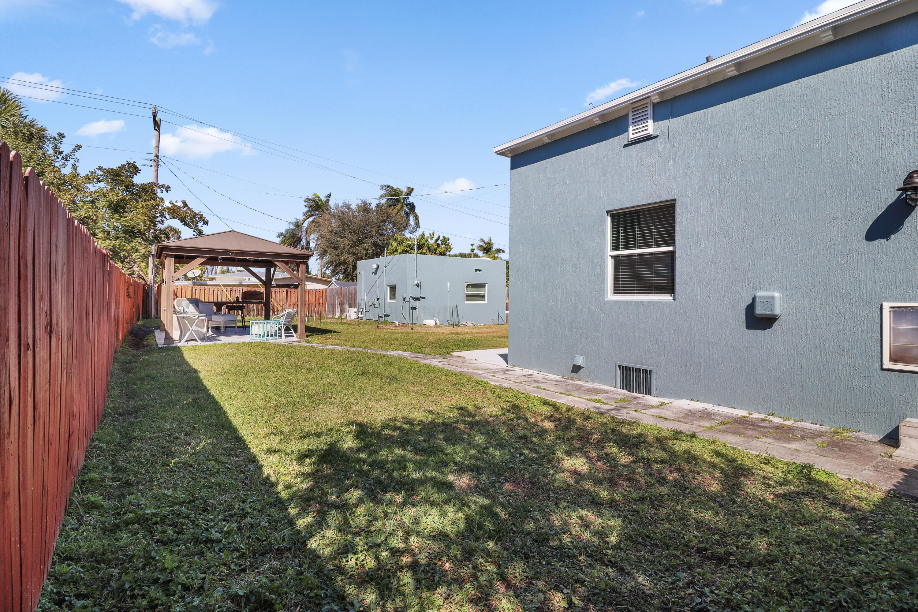 301 Hawthorne Drive Property Photo 10