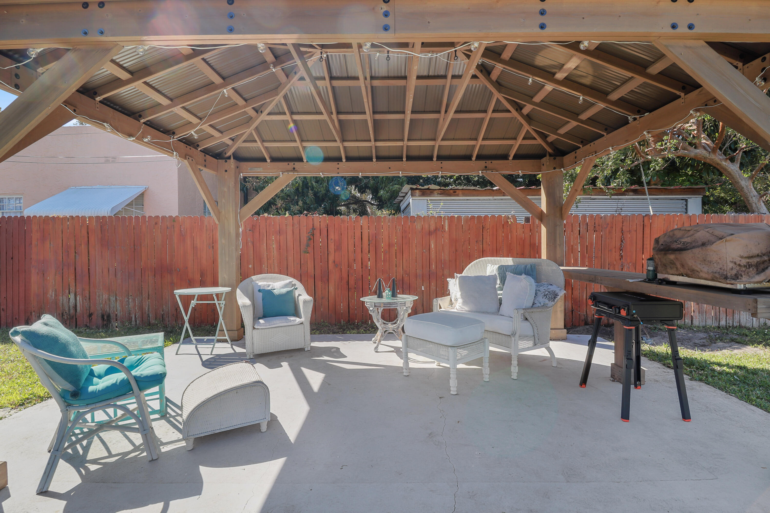 301 Hawthorne Drive Property Photo 11