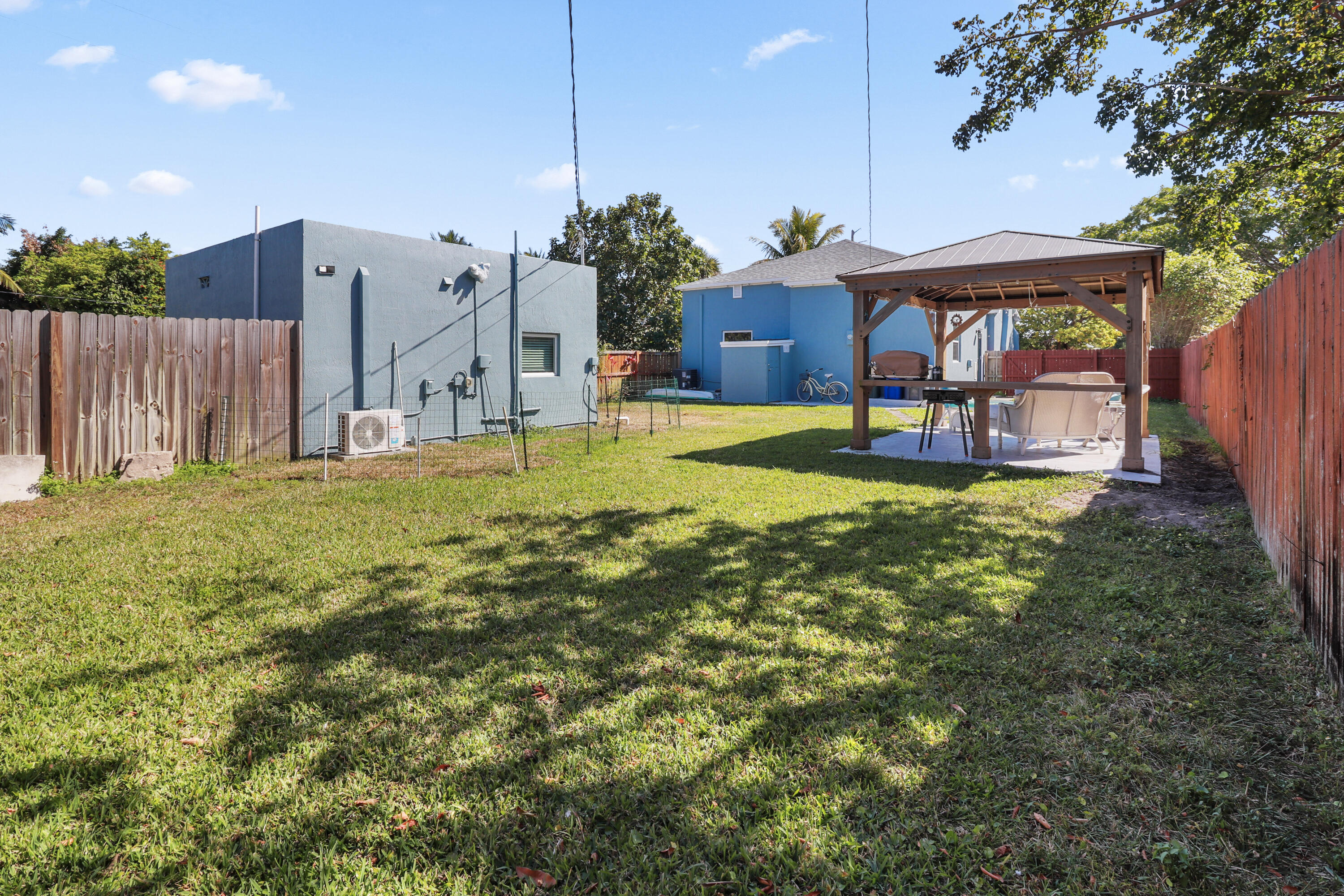301 Hawthorne Drive Property Photo 12