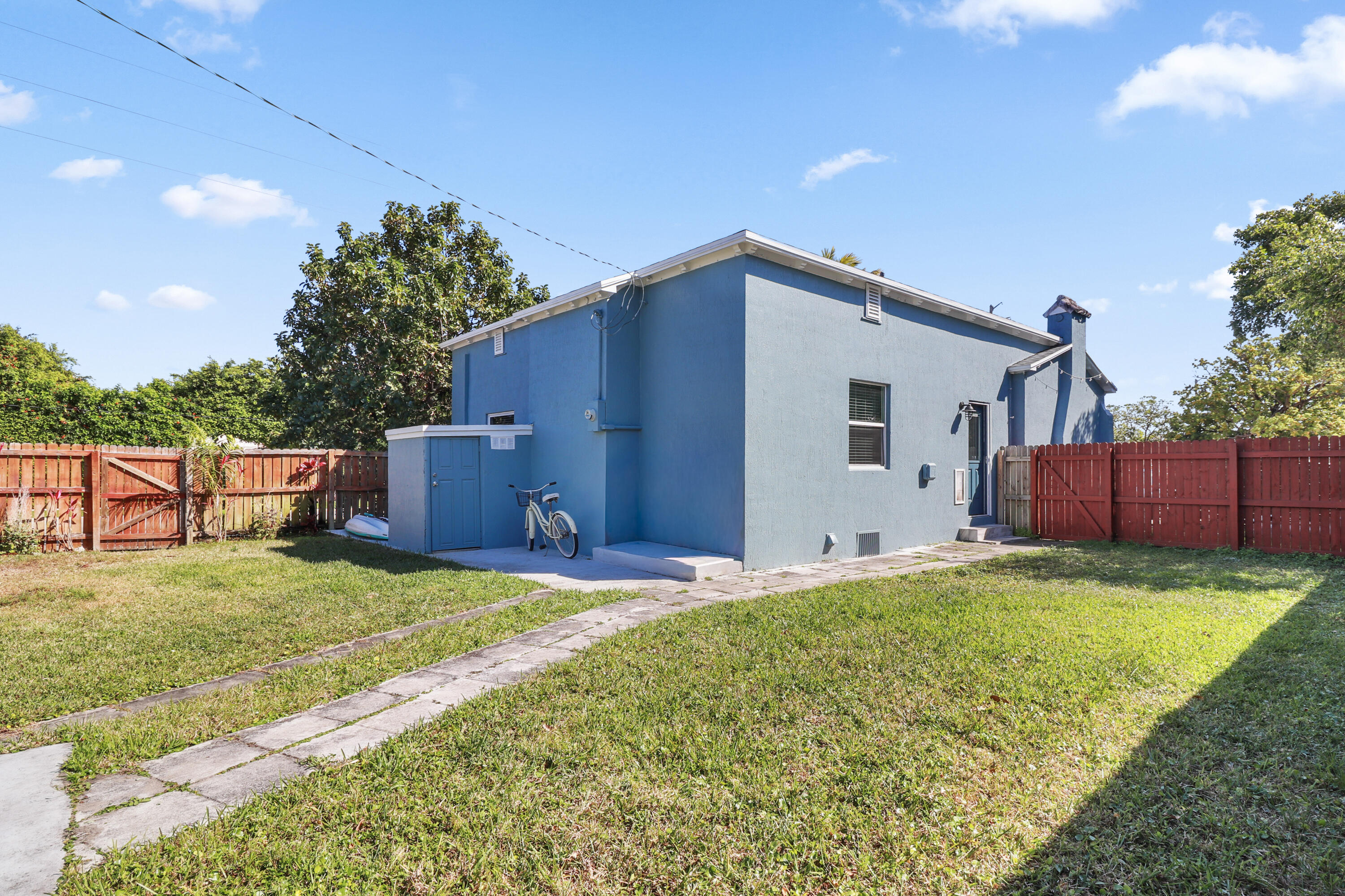 301 Hawthorne Drive Property Photo 14