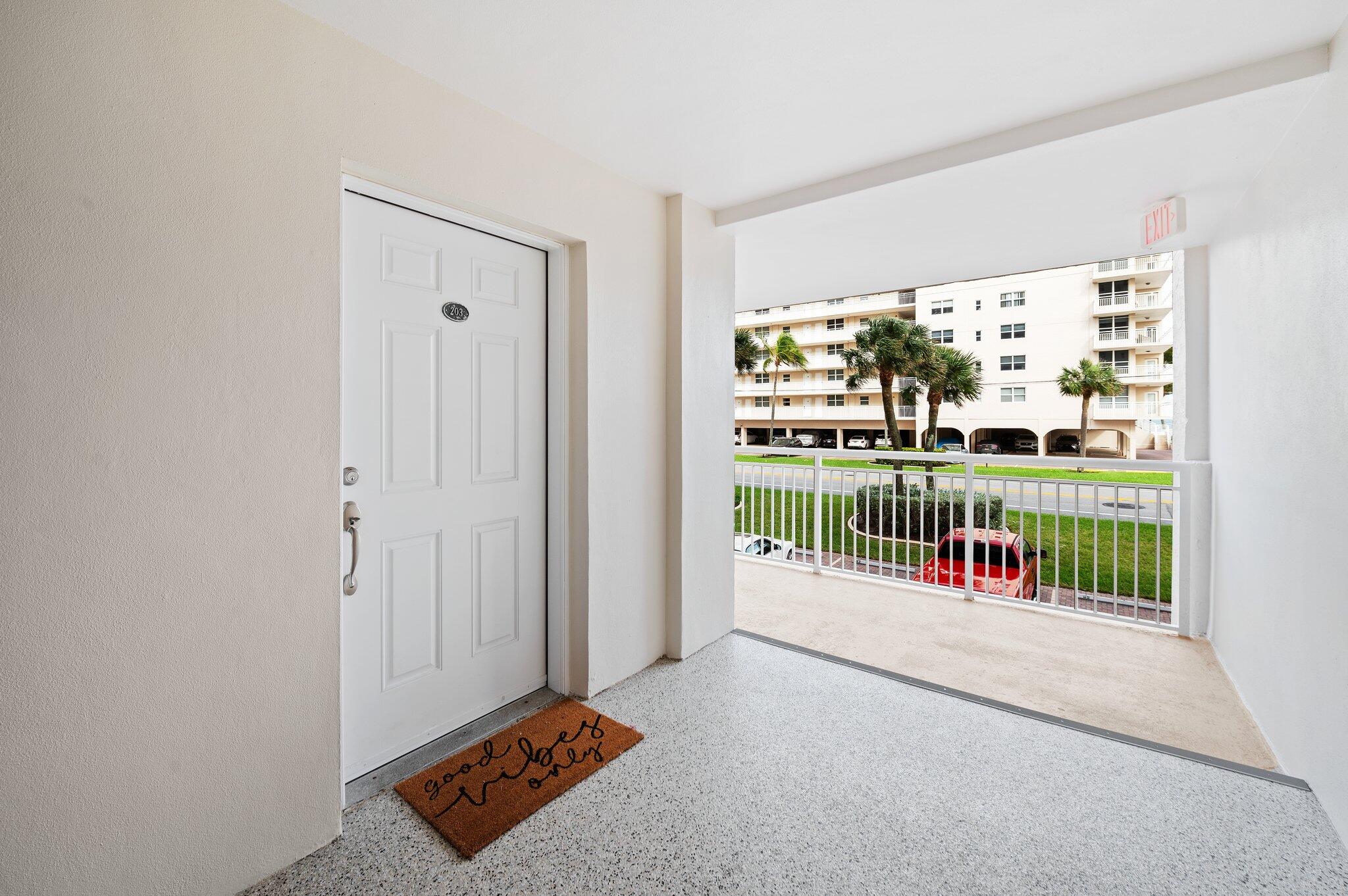1050 Hillsboro Mile Unit 203w Property Photo 3