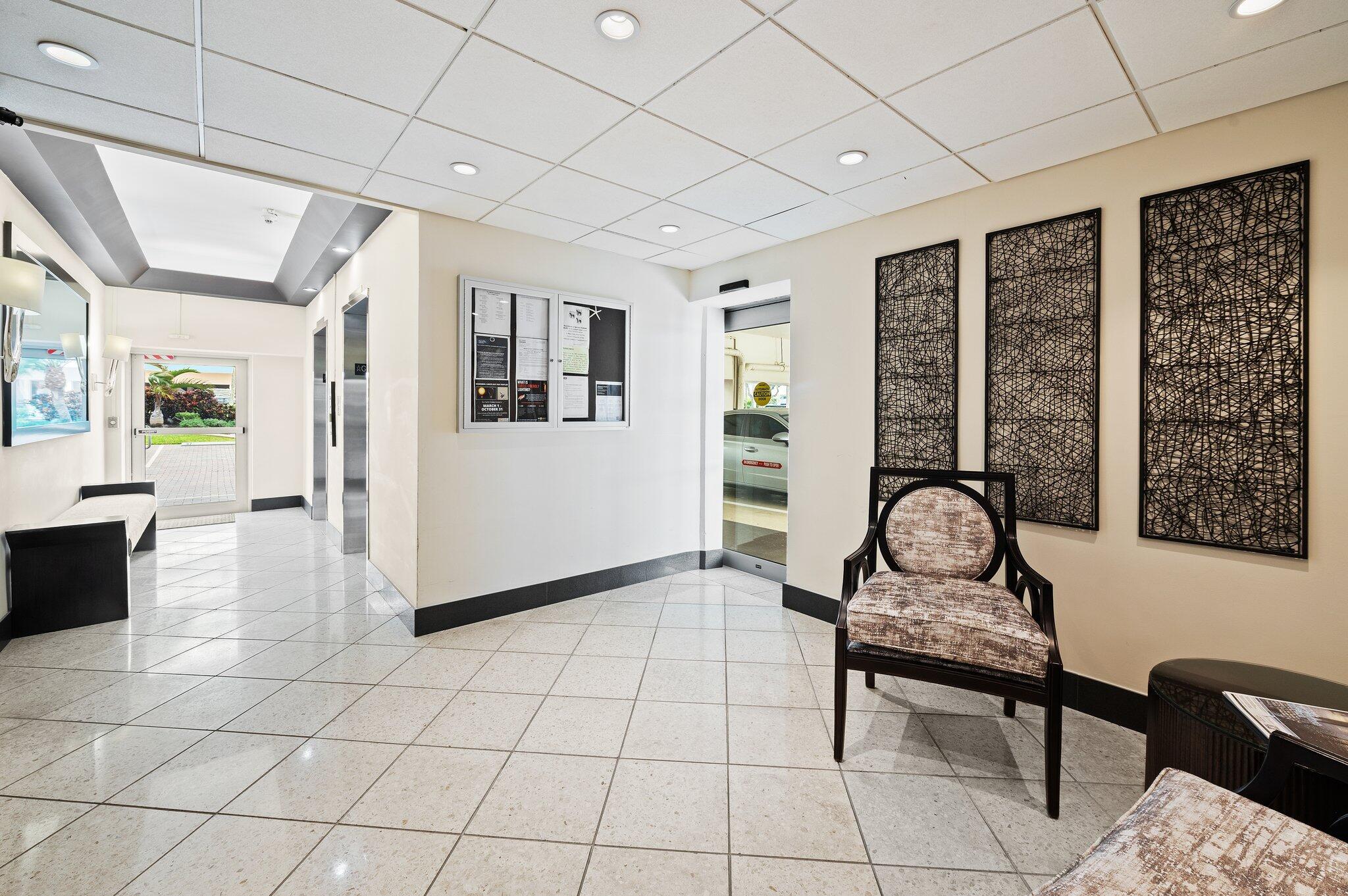 1050 Hillsboro Mile Unit 203w Property Photo 4