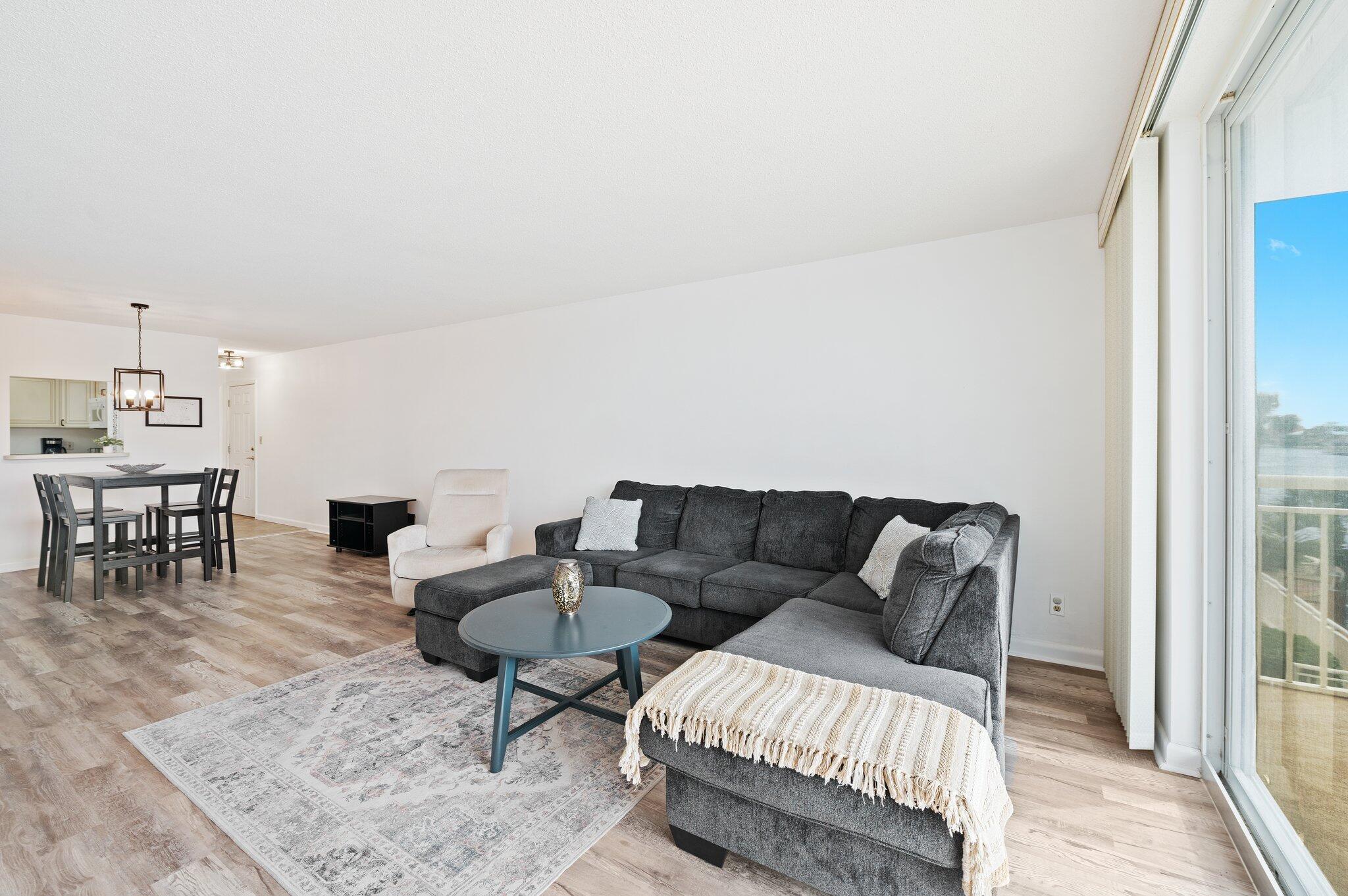 1050 Hillsboro Mile Unit 203w Property Photo 13