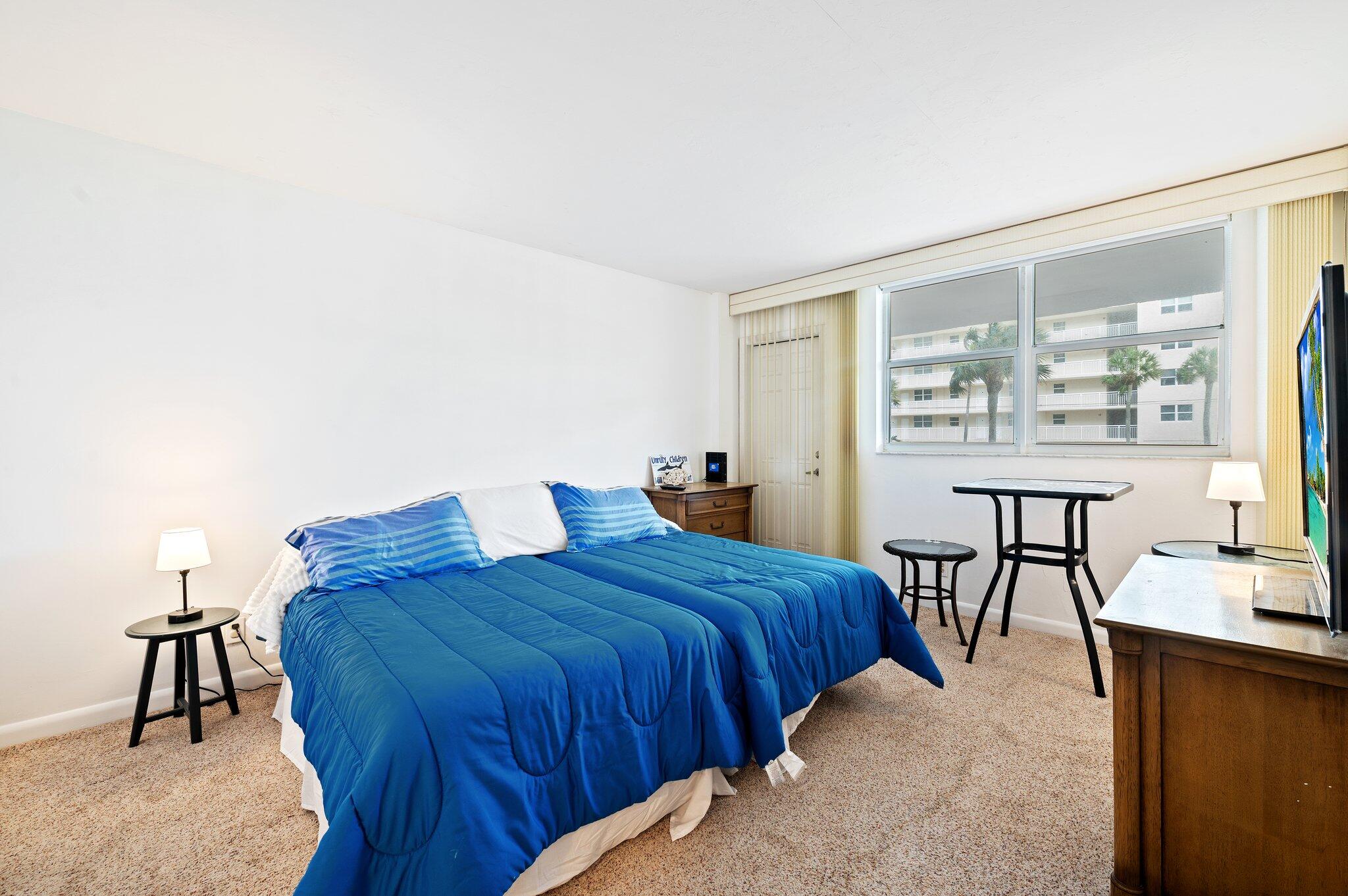 1050 Hillsboro Mile Unit 203w Property Photo 22