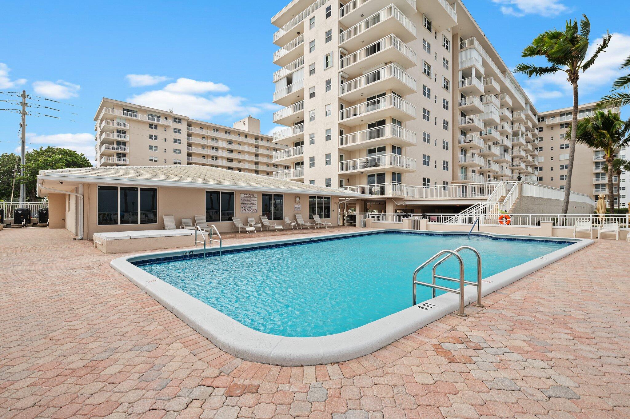 1050 Hillsboro Mile Unit 203w Property Photo 28