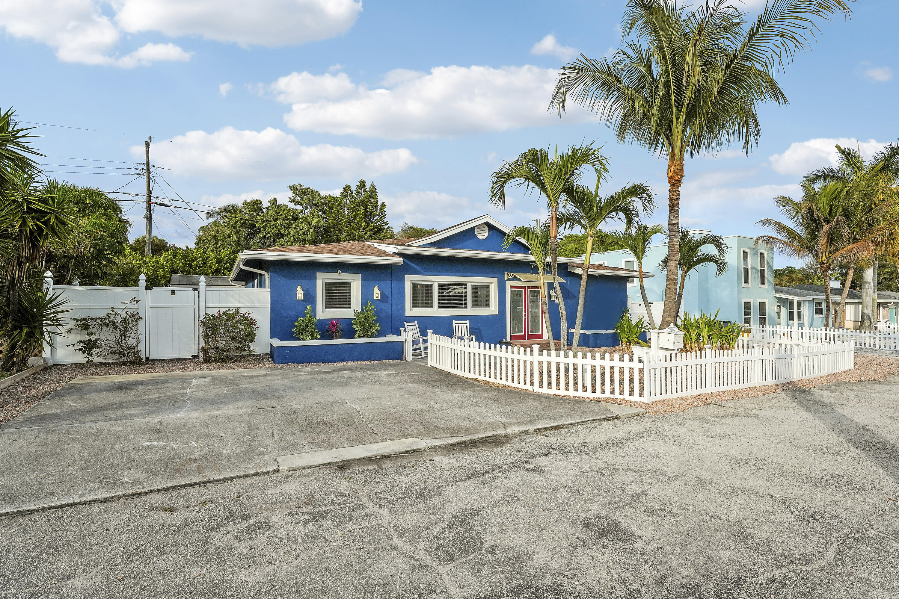 1827 Len Drive Property Photo 19