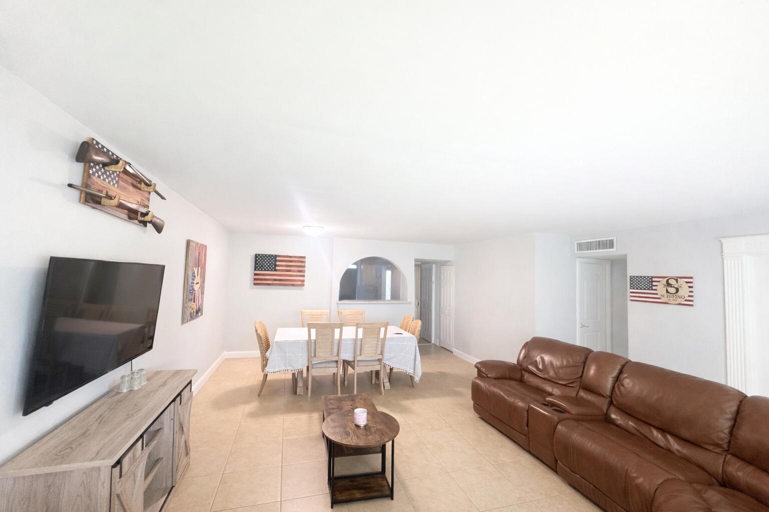 4052 N Pine Island Road 1c