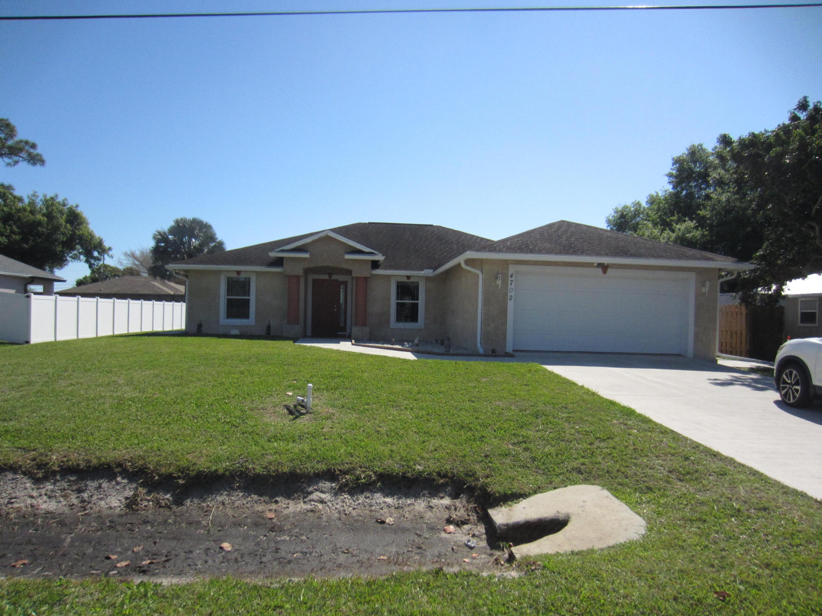 4702 Seagrape Drive Property Photo 1