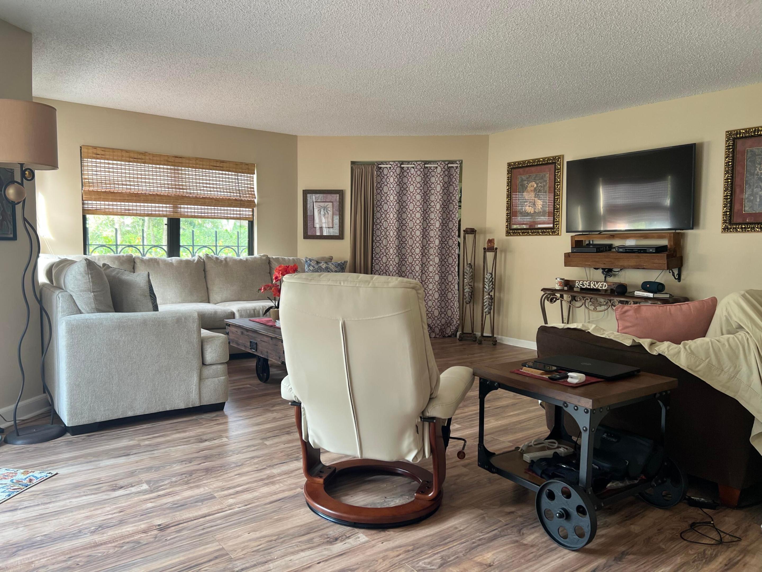 13 Uno Lago Drive Property Photo 5