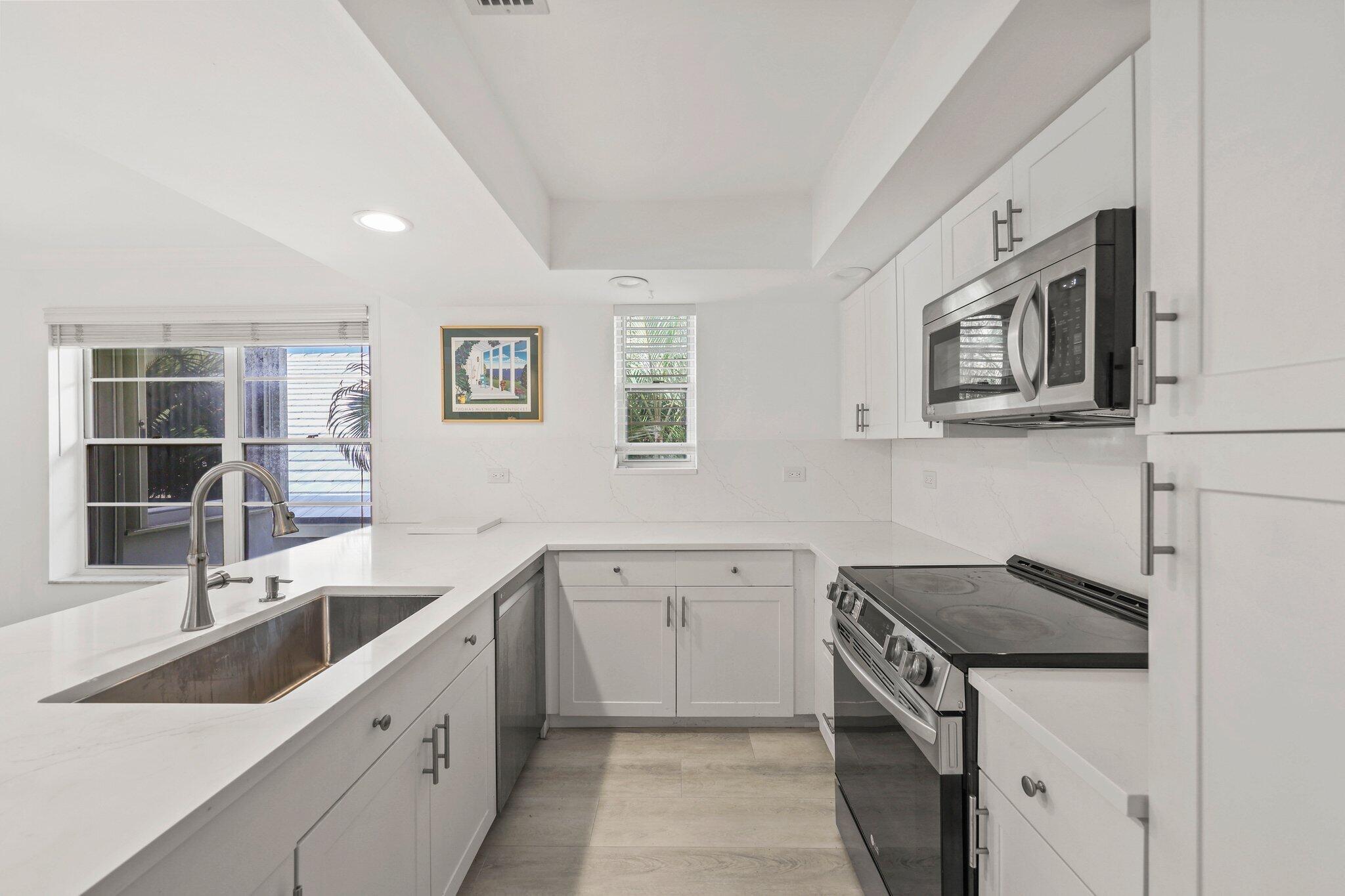 664 Forsyth Street 6 Property Photo 8