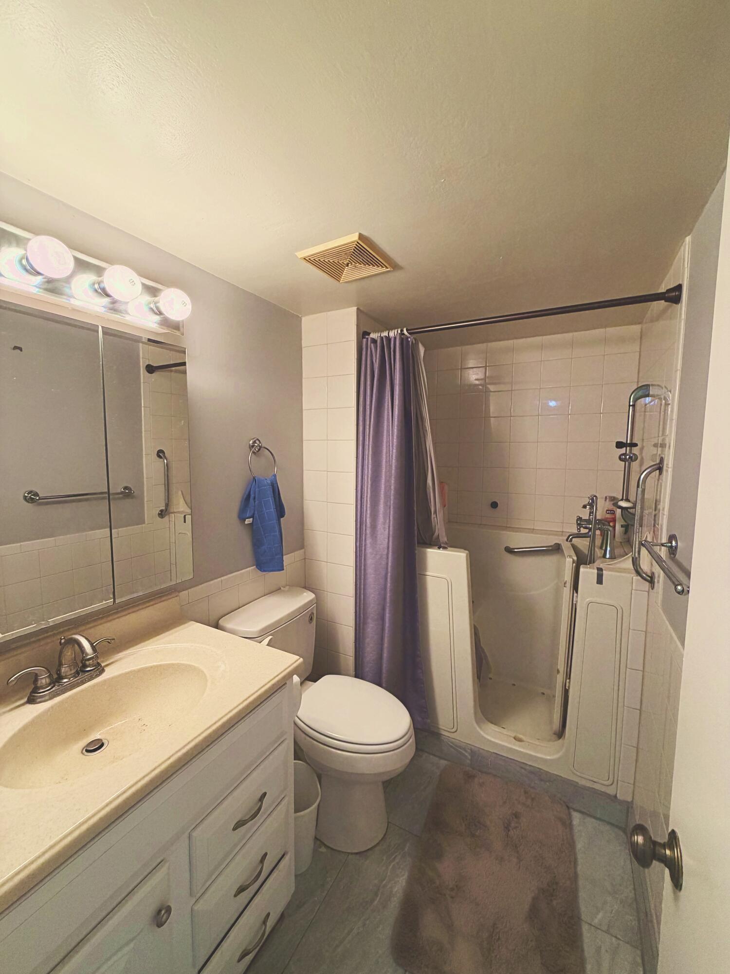 140 Lake Meryl Drive Apt 233 Property Photo 22