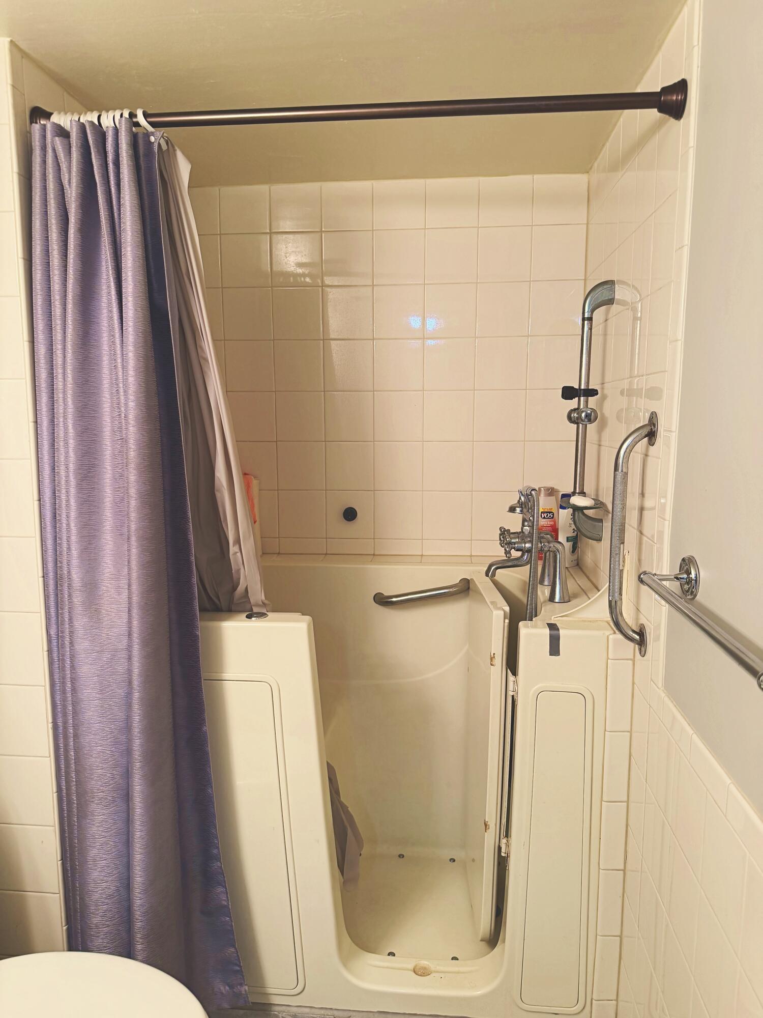 140 Lake Meryl Drive Apt 233 Property Photo 24