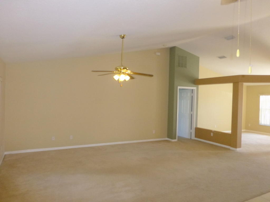 245 Sw Starfish Avenue Property Photo 5