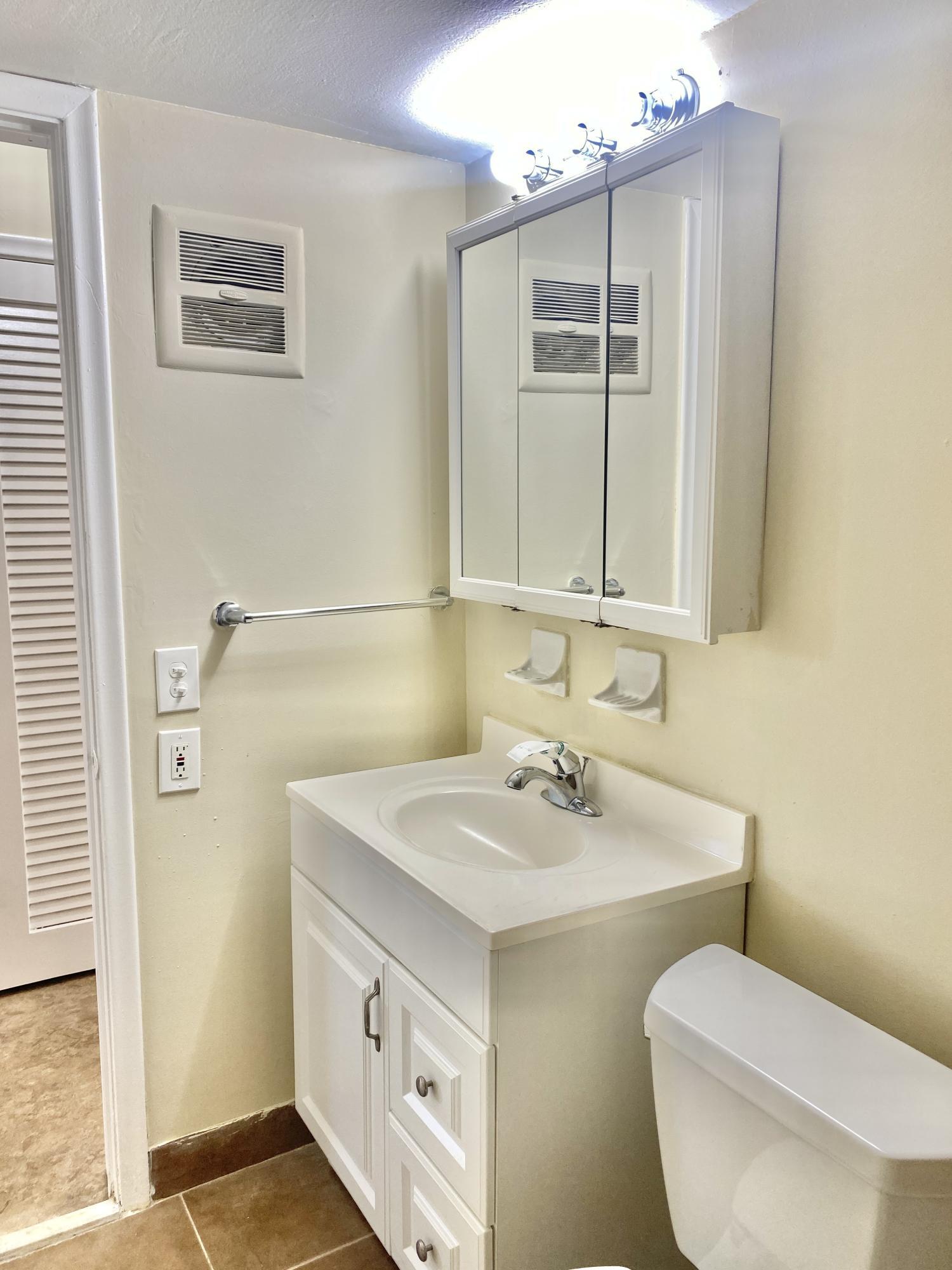 2303 S Federal Highway 1 Property Photo 11