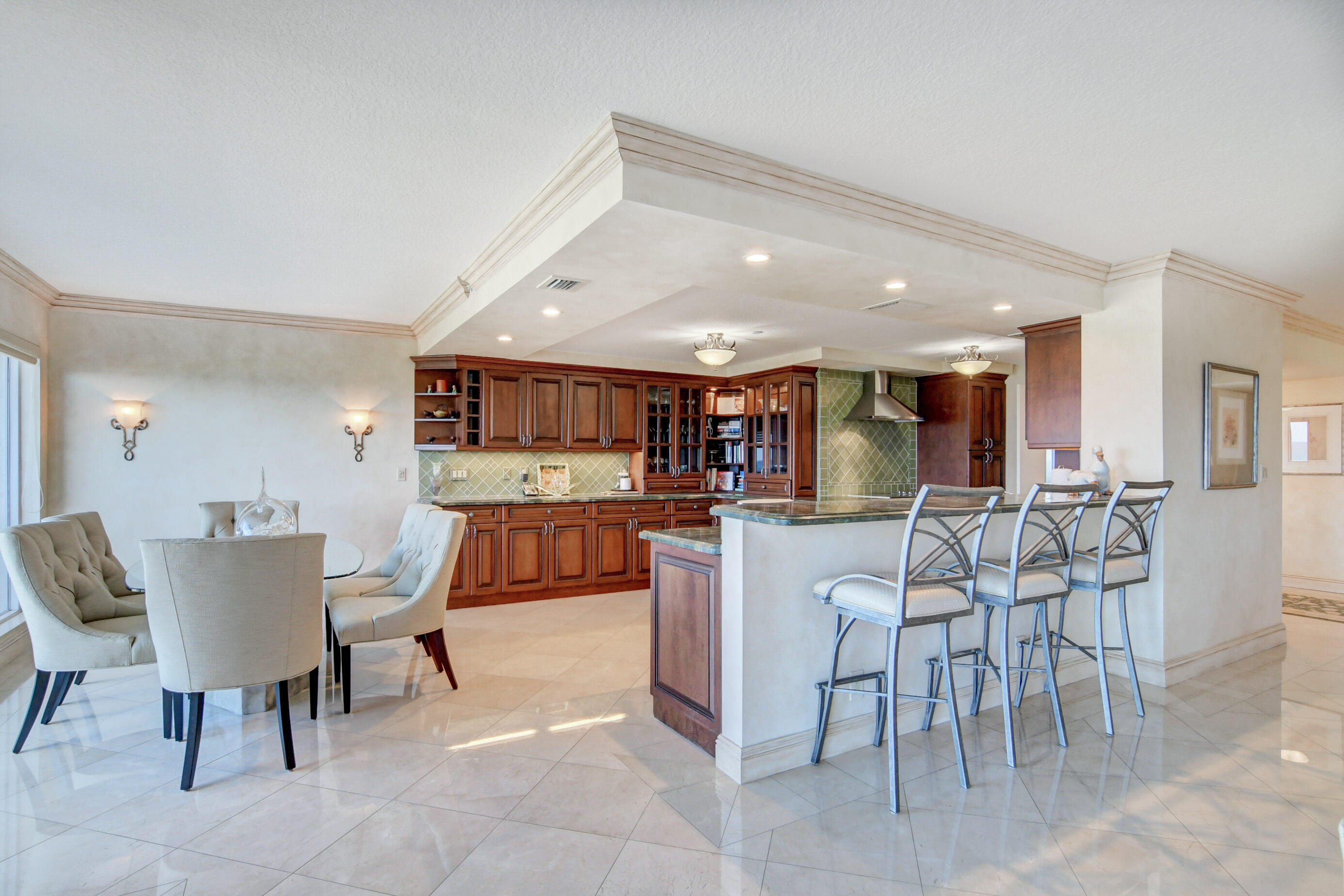 4301 N Ocean Boulevard 607 Property Photo 6