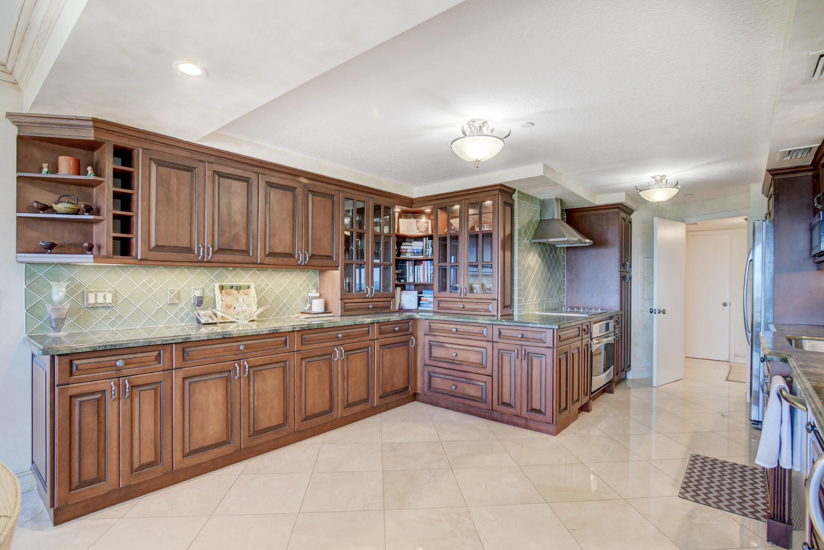 4301 N Ocean Boulevard 607 Property Photo 8