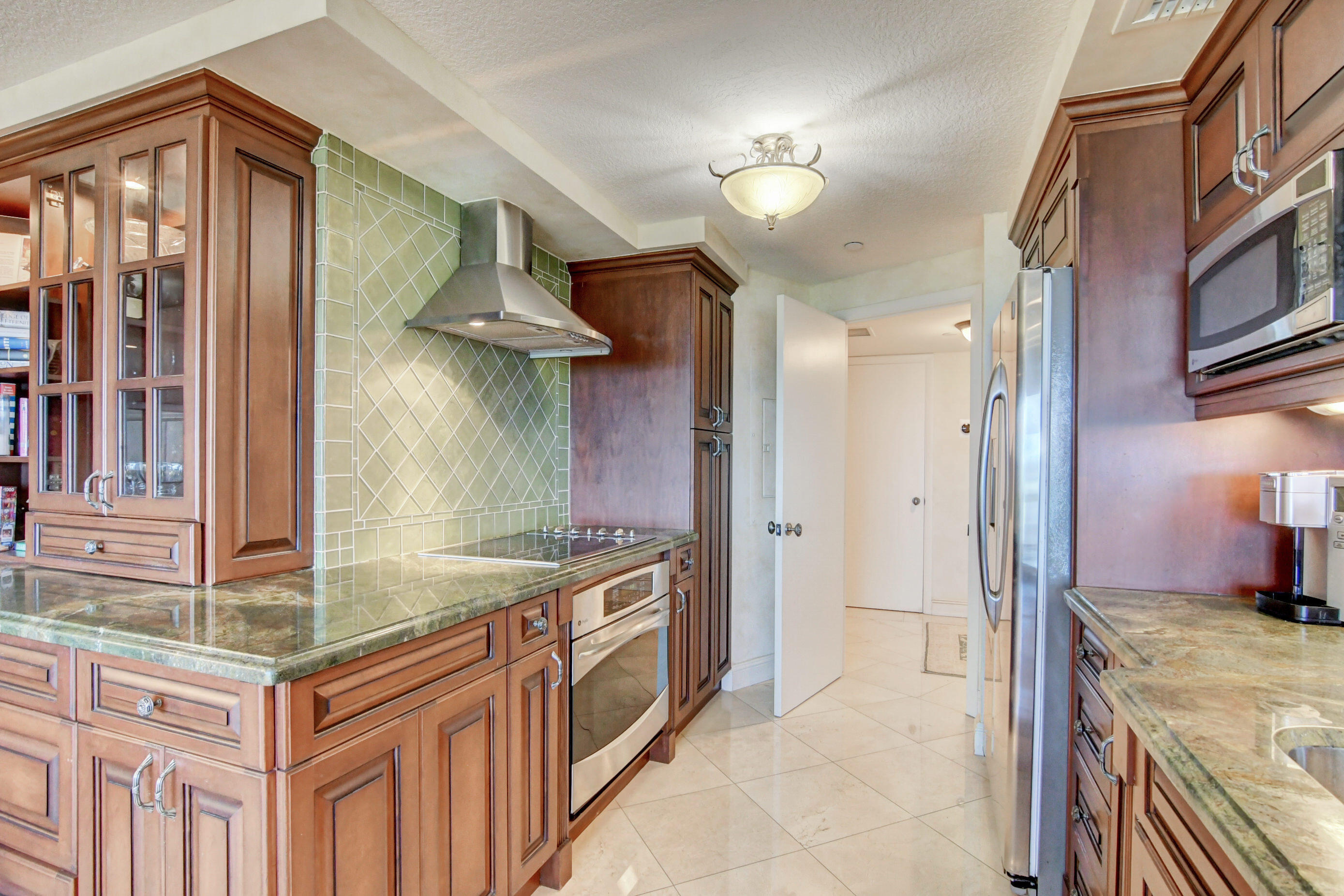 4301 N Ocean Boulevard 607 Property Photo 9