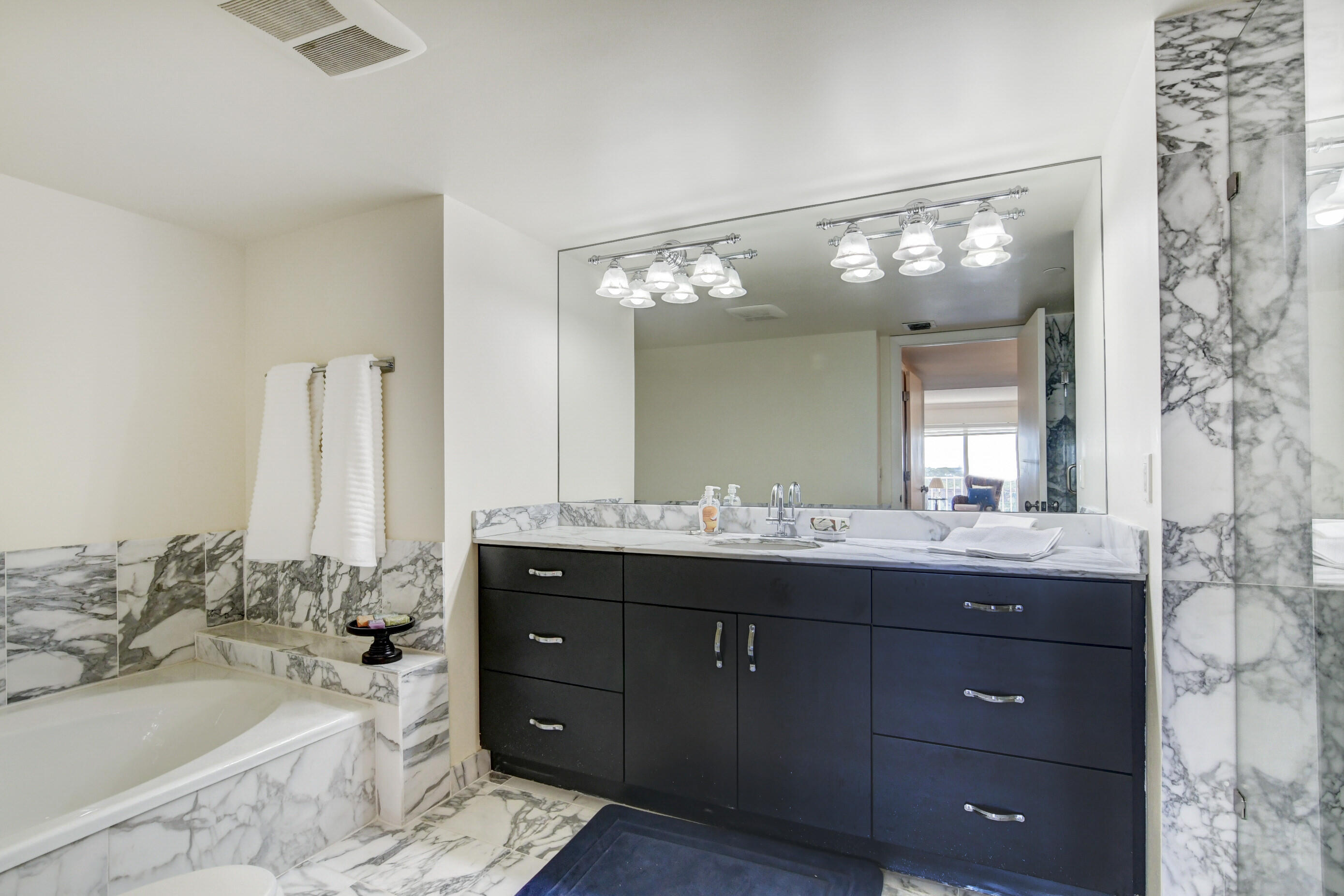 4301 N Ocean Boulevard 607 Property Photo 18