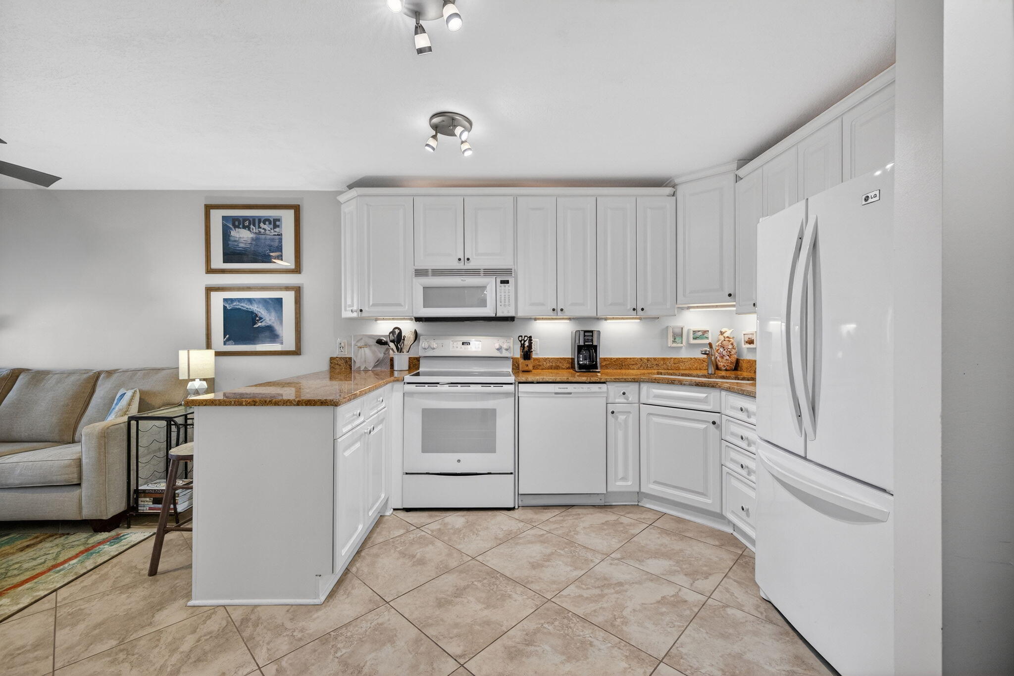 2400 S Ocean Drive 823 Property Photo 6