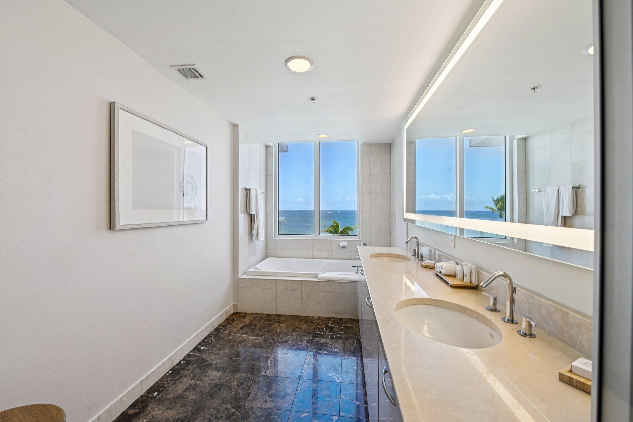 505 N Fort Lauderdale Beach Boulevard 818 Property Photo 8