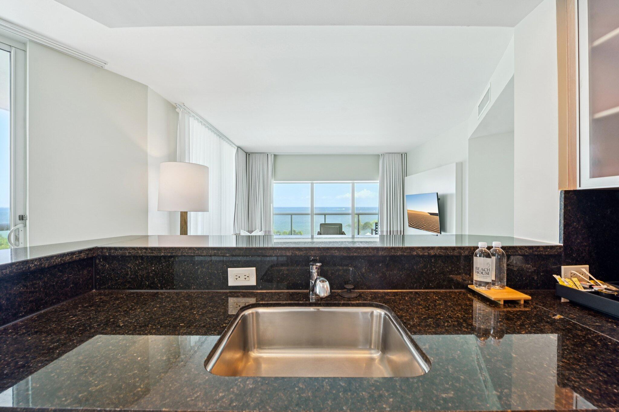 505 N Fort Lauderdale Beach Boulevard 818 Property Photo 21