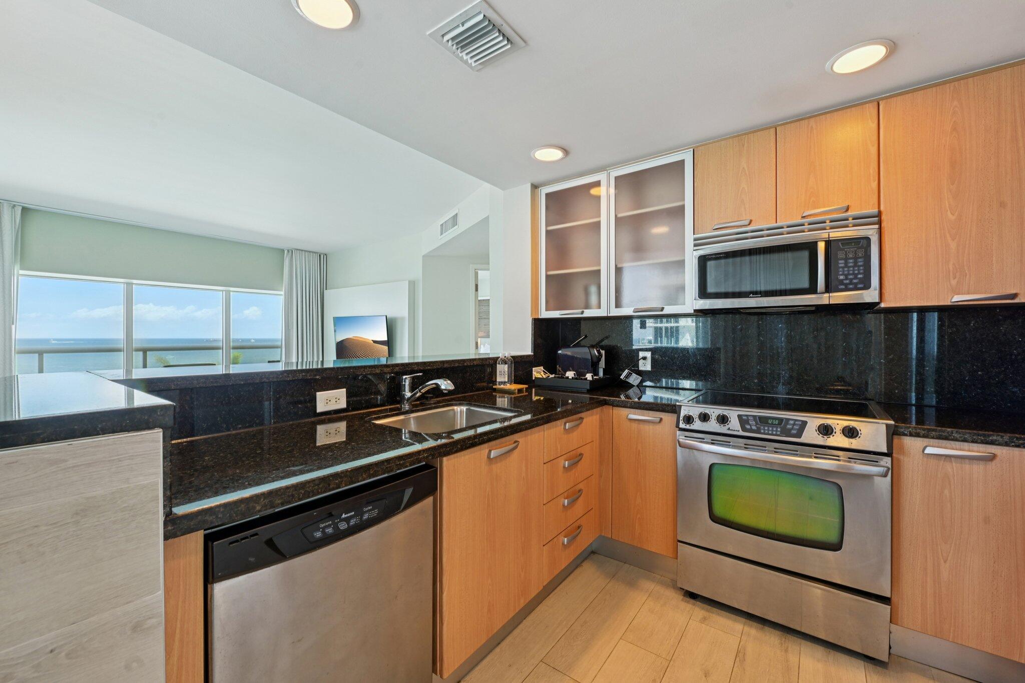 505 N Fort Lauderdale Beach Boulevard 818 Property Photo 23