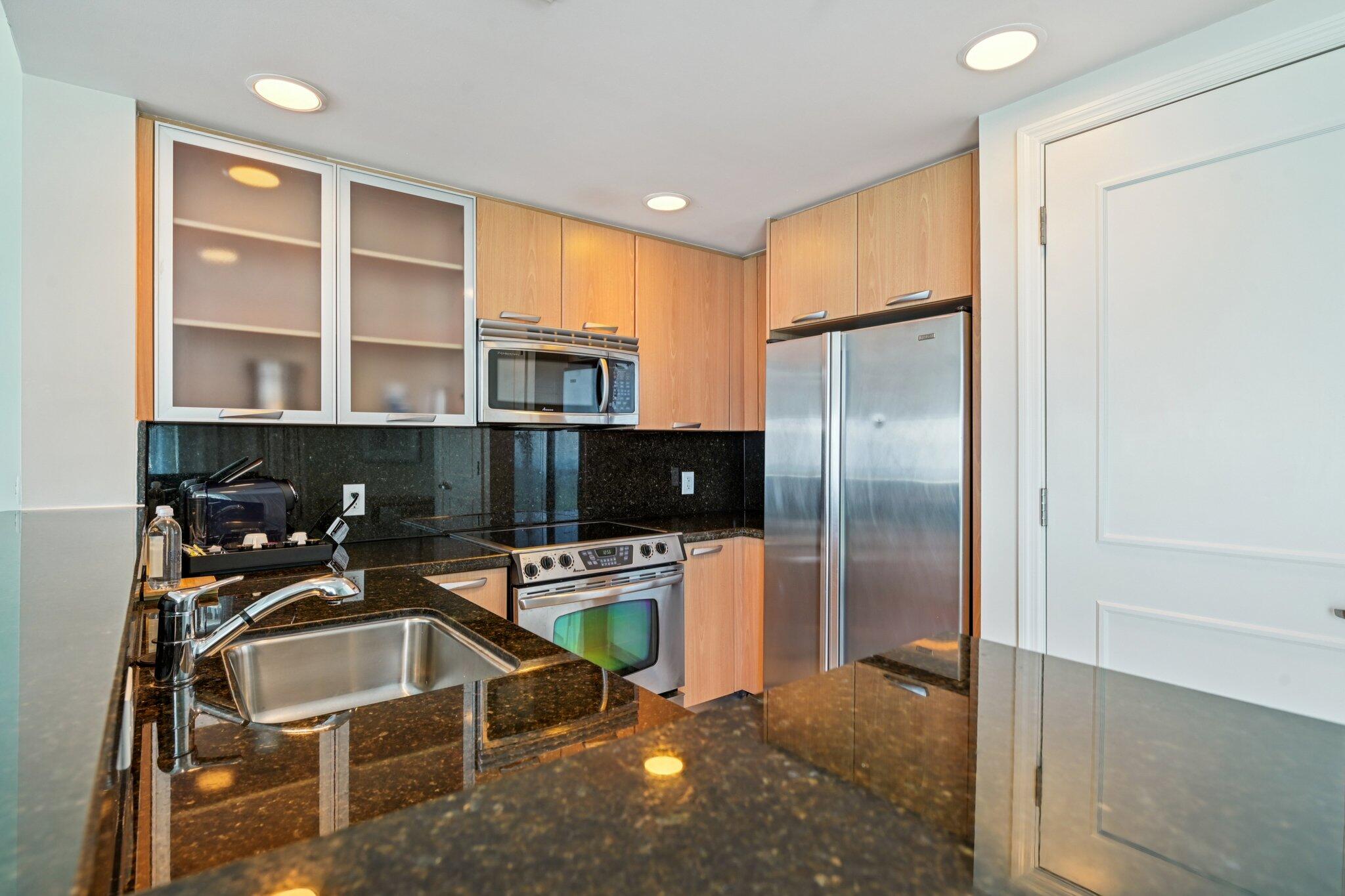 505 N Fort Lauderdale Beach Boulevard 818 Property Photo 24