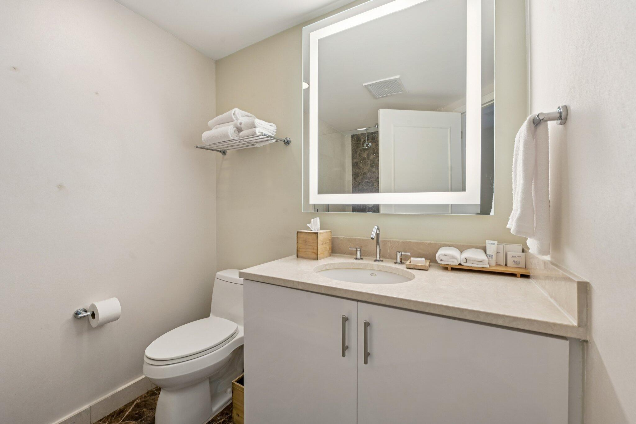 505 N Fort Lauderdale Beach Boulevard 818 Property Photo 34