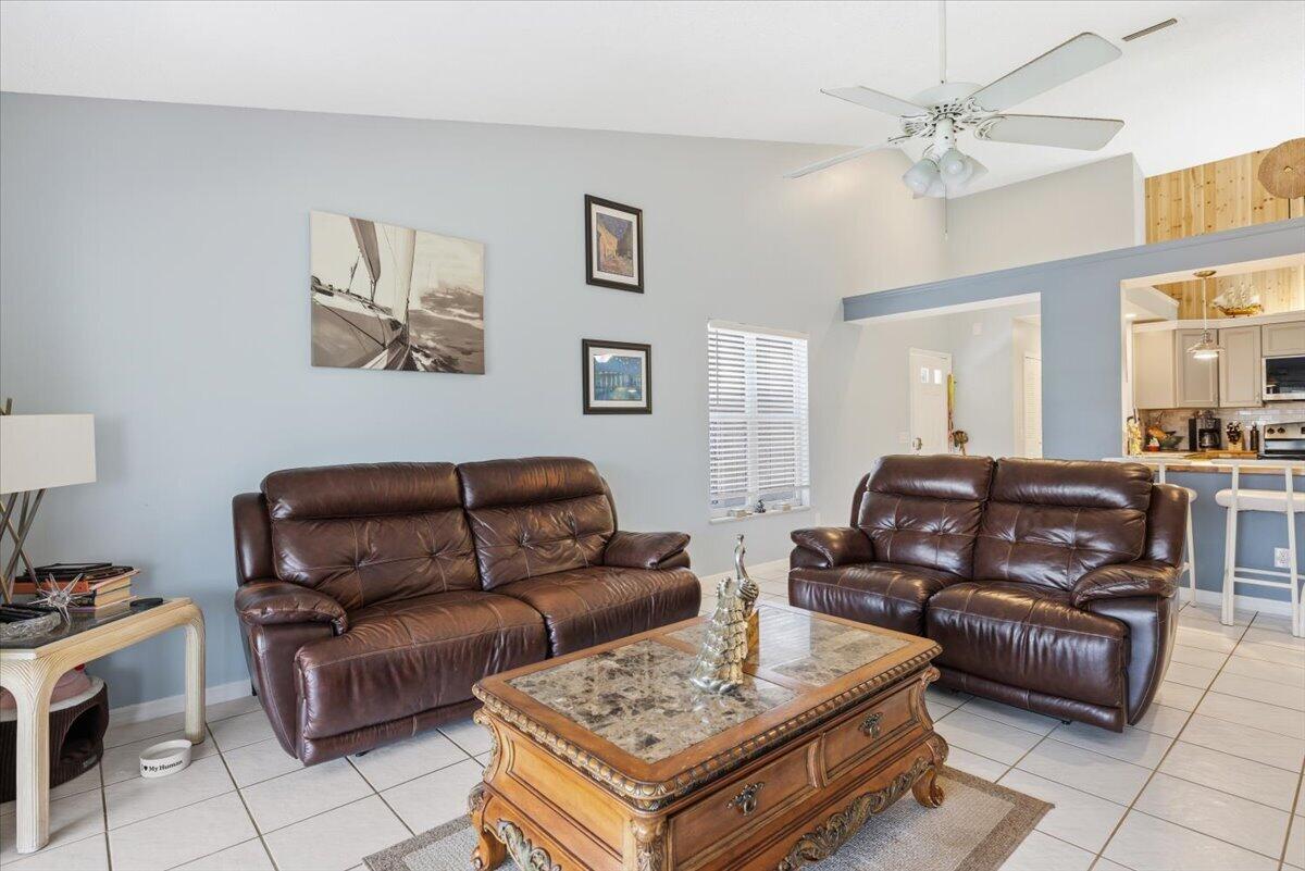 2538 Se Tropical East Circle Property Photo 17