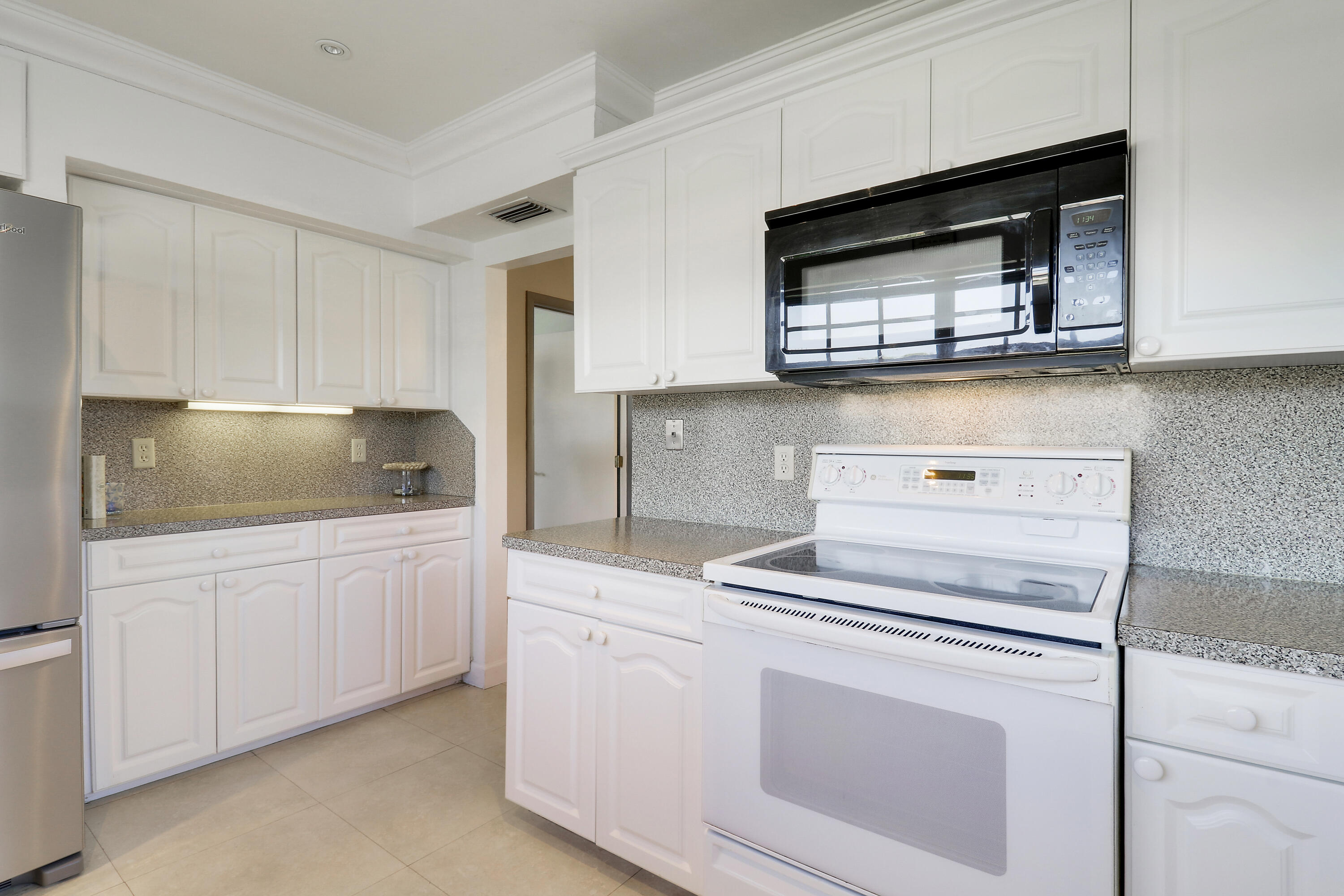 129 Mockingbird Lane Property Photo 4