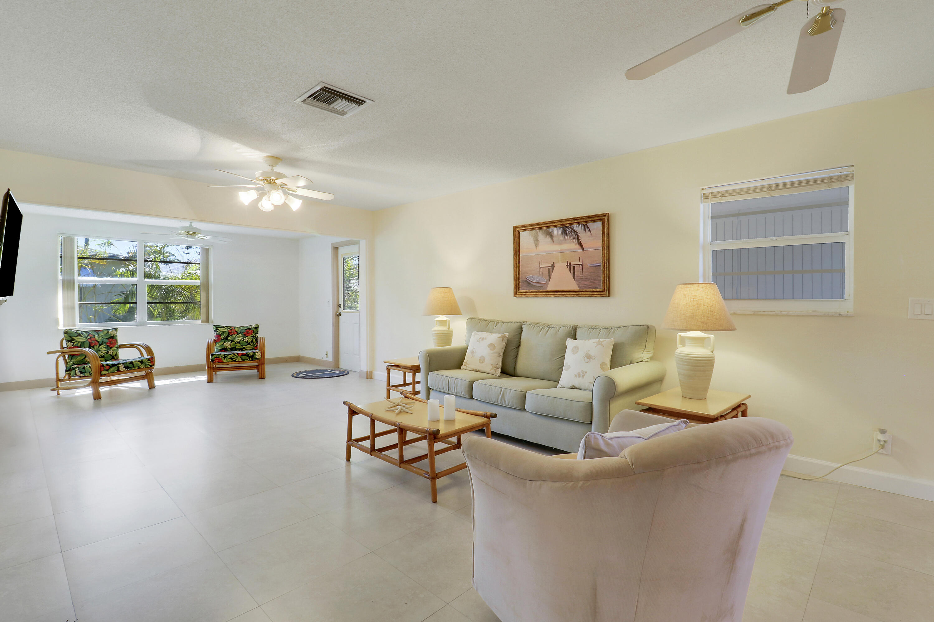 129 Mockingbird Lane Property Photo 8
