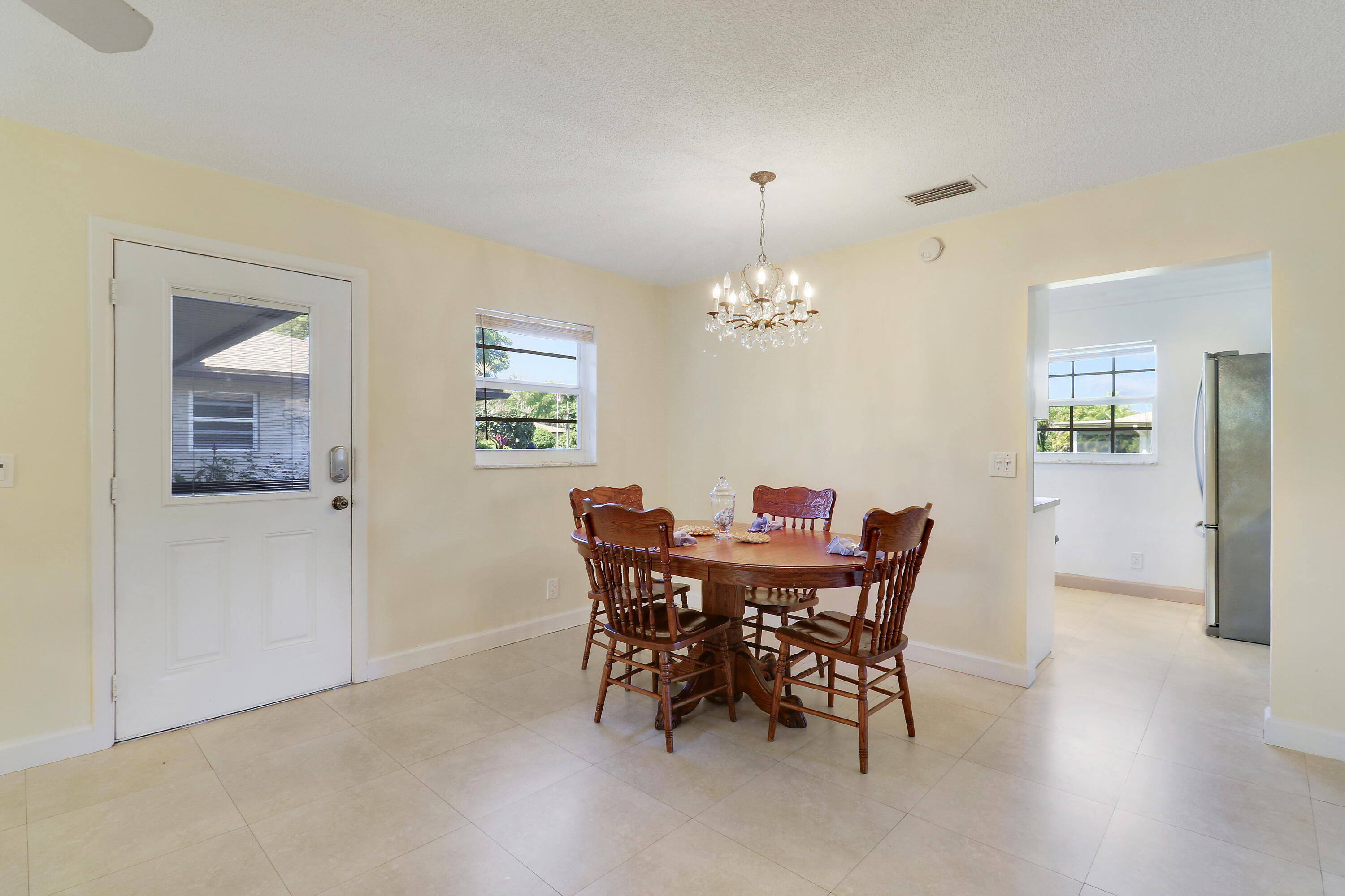 129 Mockingbird Lane Property Photo 12